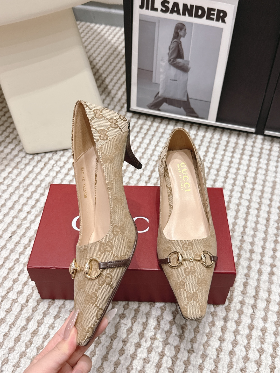 Gucci Style Black Leather Women's Shoes style reference detail image 5 from source 784625