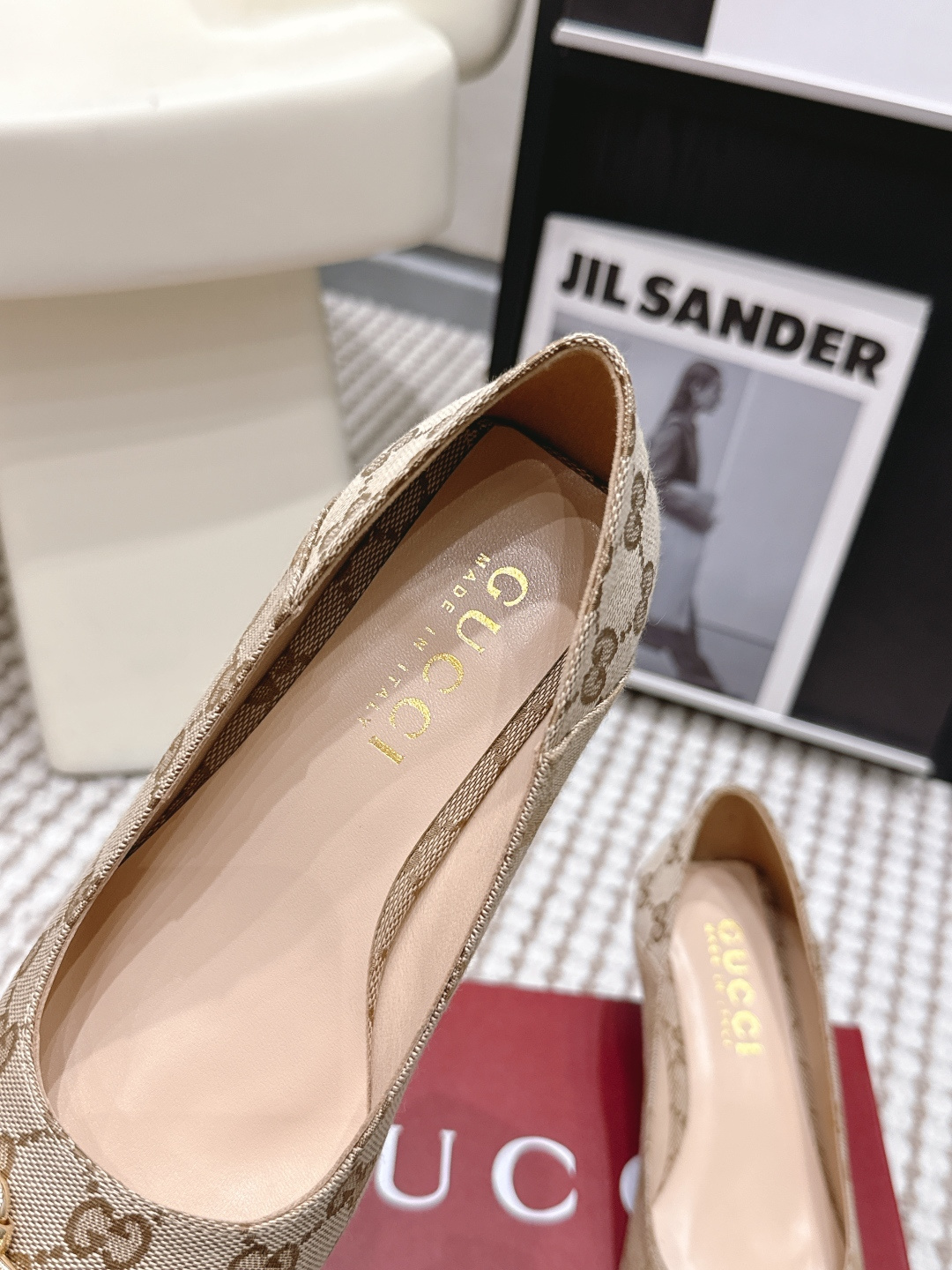 Gucci Style Black Leather Women's Shoes style reference detail image 6 from source 784625