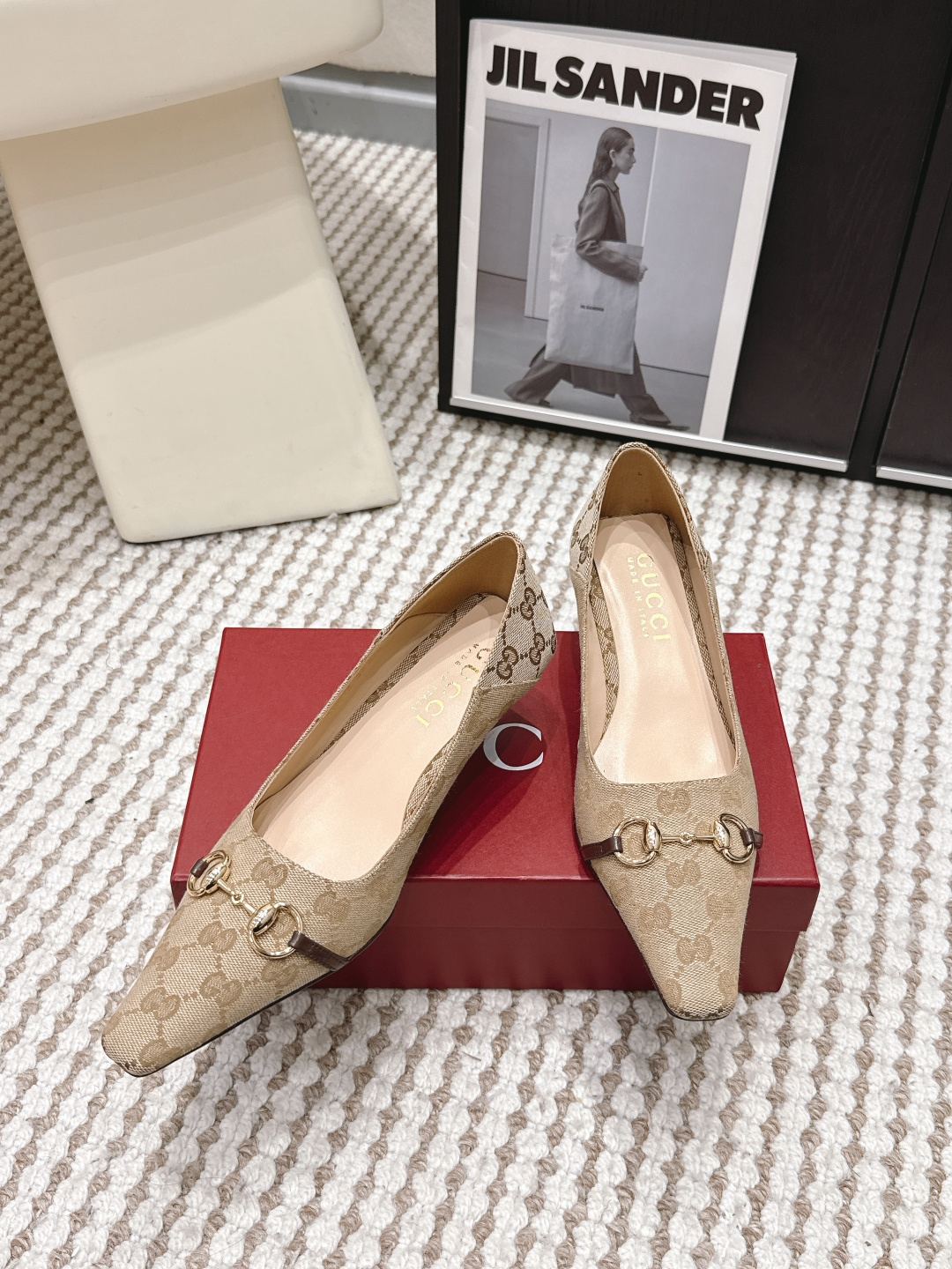 Gucci Style Black Leather Women's Shoes style reference detail image 4 from source 784625