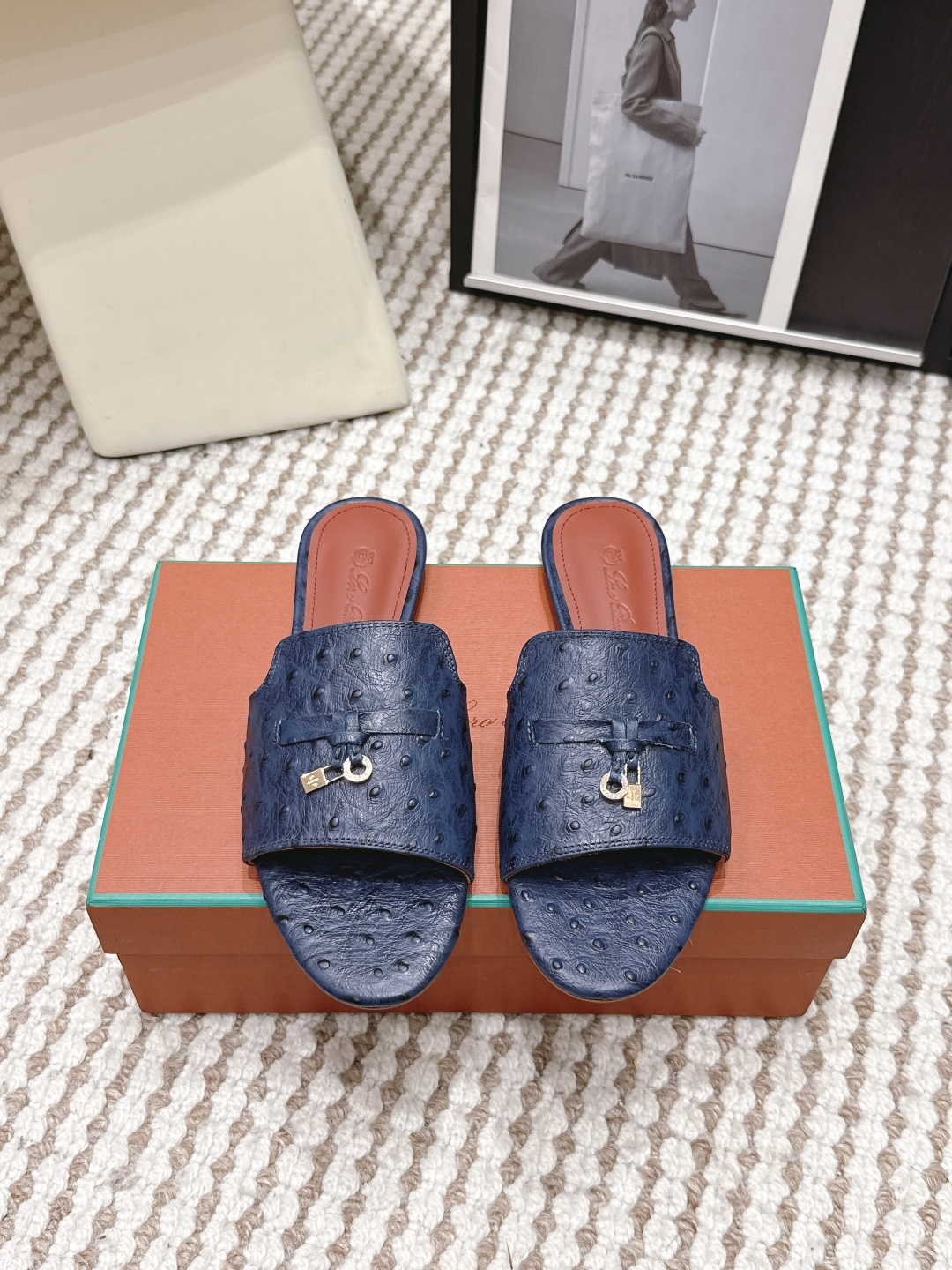 Босоножки женские синие Loro Piana