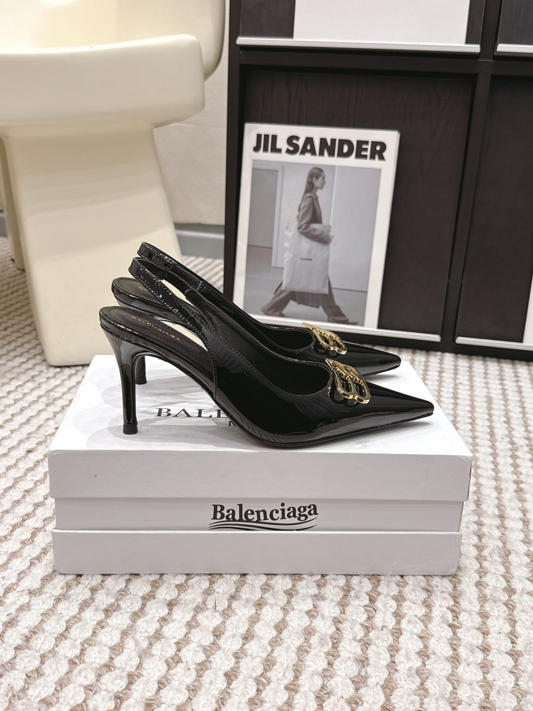 Черные туфли Balenciaga с острым носком