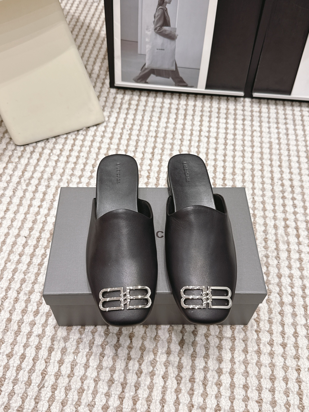 Женские сабо Balenciaga с металлической фурнитурой