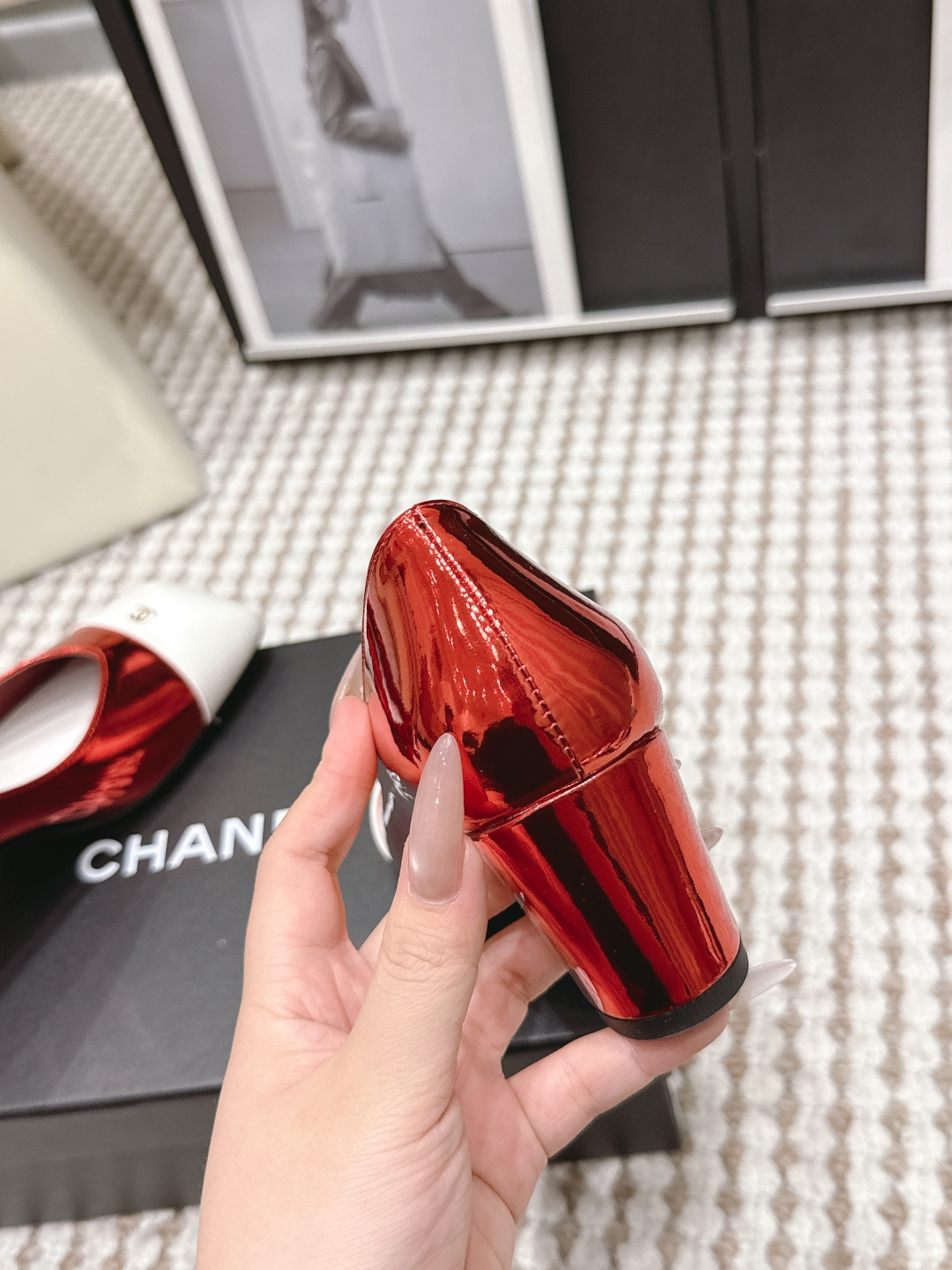 CHANEL小香 26ss 春夏新款 粗跟玛丽珍单鞋，复古法式优雅感，高级感十足 最近很火的一双单鞋！露