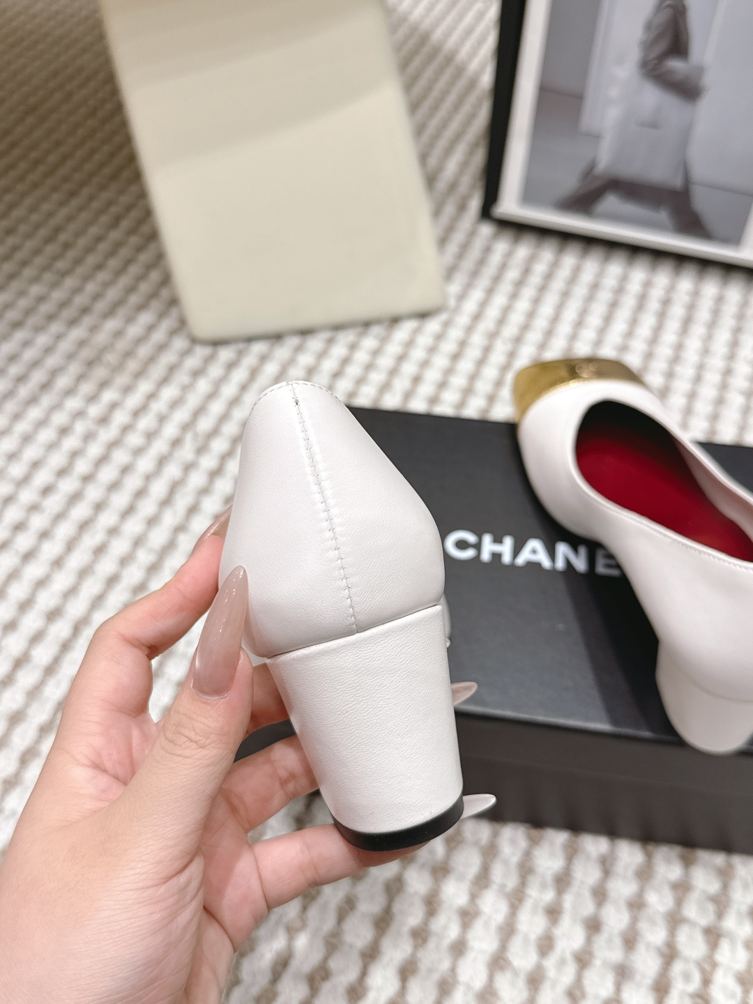 CHANEL小香 26ss 春夏新款 粗跟玛丽珍单鞋，复古法式优雅感，高级感十足 最近很火的一双单鞋！露