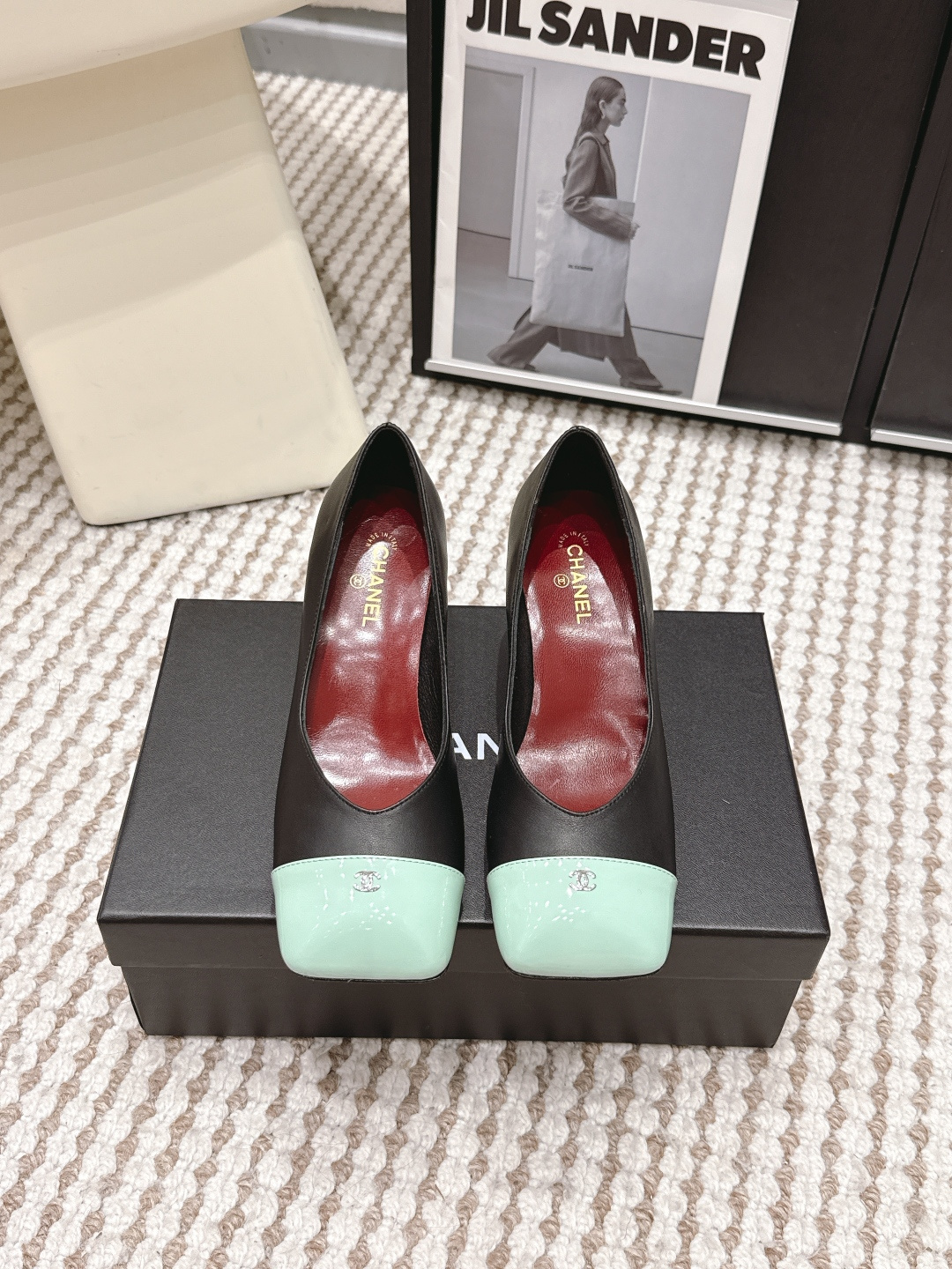 CHANEL小香 26ss 春夏新款 粗跟玛丽珍单鞋，复古法式优雅感，高级感十足 最近很火的一双单鞋！露