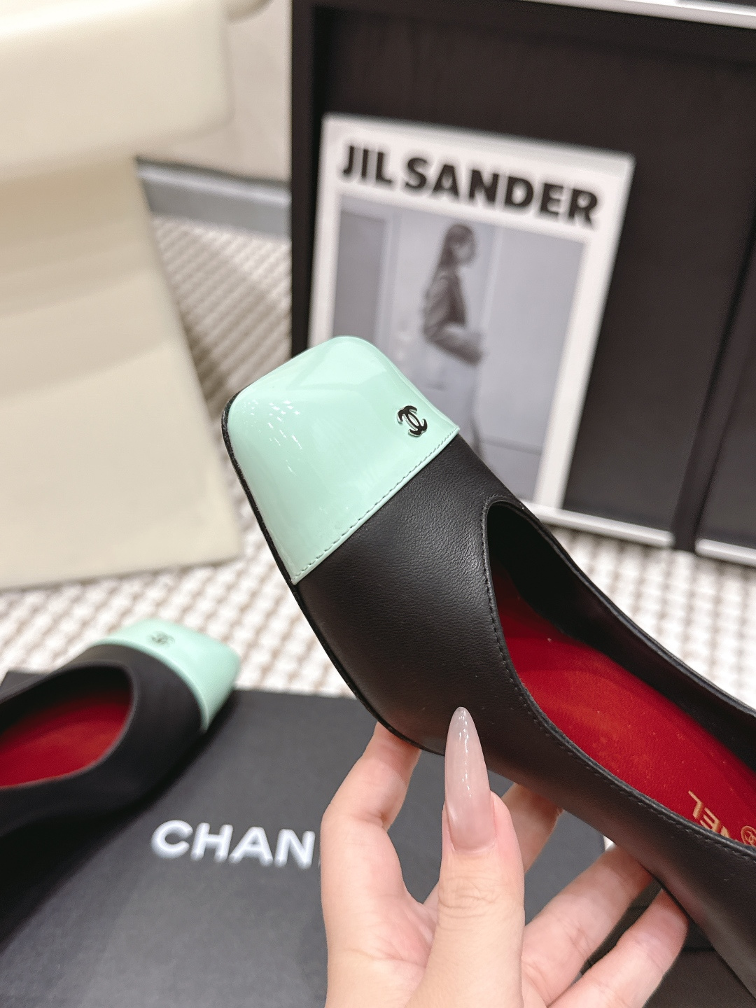 CHANEL小香 26ss 春夏新款 粗跟玛丽珍单鞋，复古法式优雅感，高级感十足 最近很火的一双单鞋！露