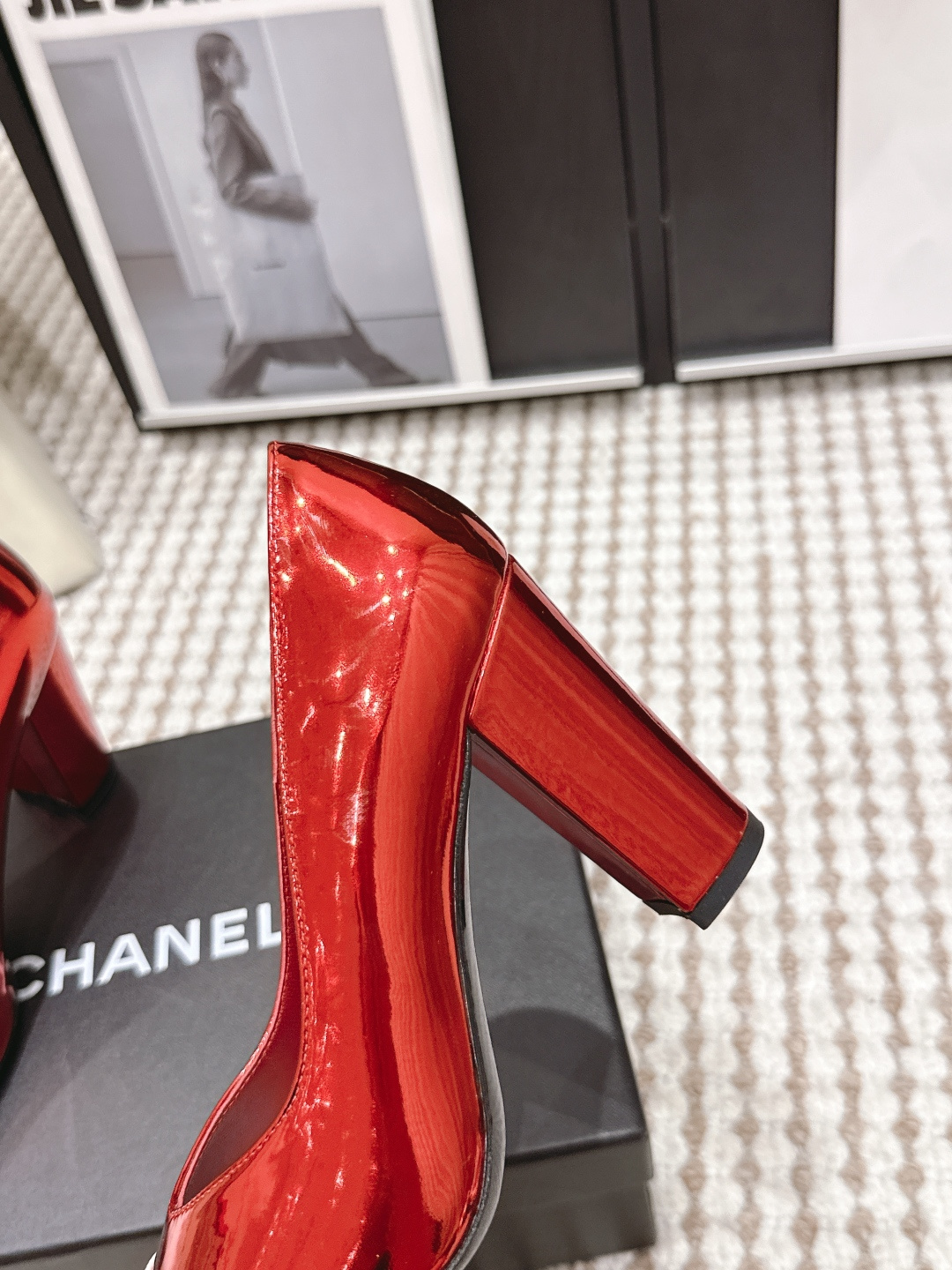 CHANEL小香 26ss 春夏新款 粗跟玛丽珍单鞋，复古法式优雅感，高级感十足 最近很火的一双单鞋！露