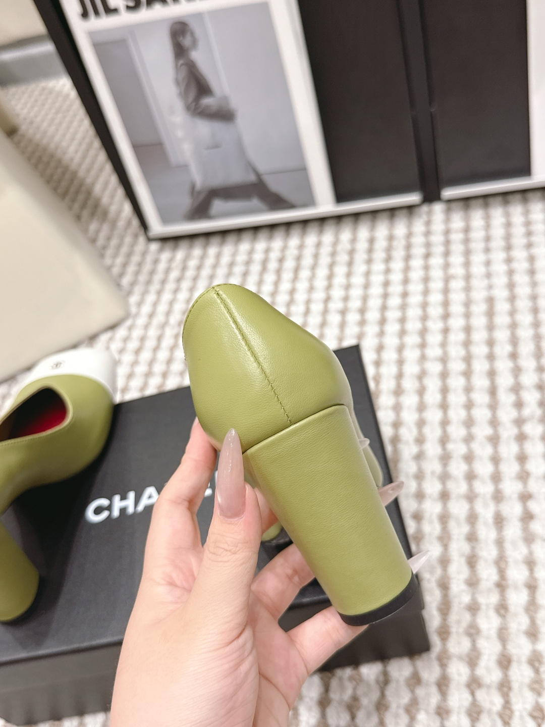 CHANEL小香 26ss 春夏新款 粗跟玛丽珍单鞋，复古法式优雅感，高级感十足 最近很火的一双单鞋！露