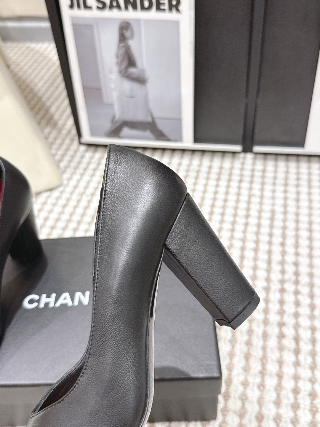 CHANEL小香 26ss 春夏新款 粗跟玛丽珍单鞋，复古法式优雅感，高级感十足 最近很火的一双单鞋！露