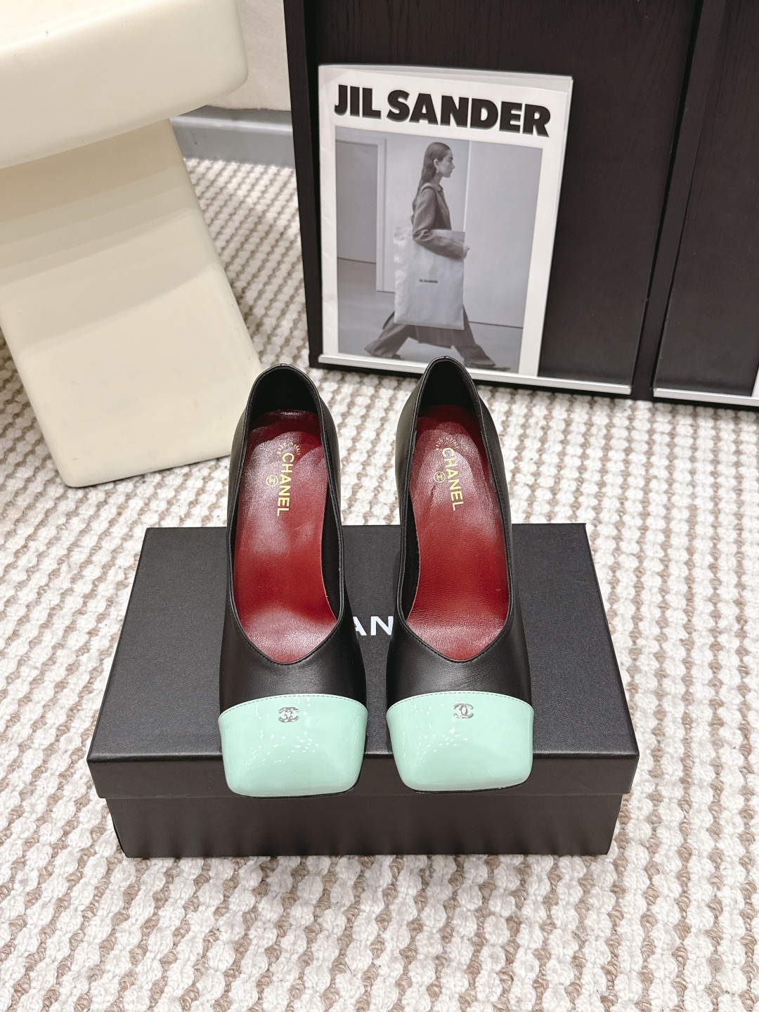 CHANEL小香 26ss 春夏新款 粗跟玛丽珍单鞋，复古法式优雅感，高级感十足 最近很火的一双单鞋！露