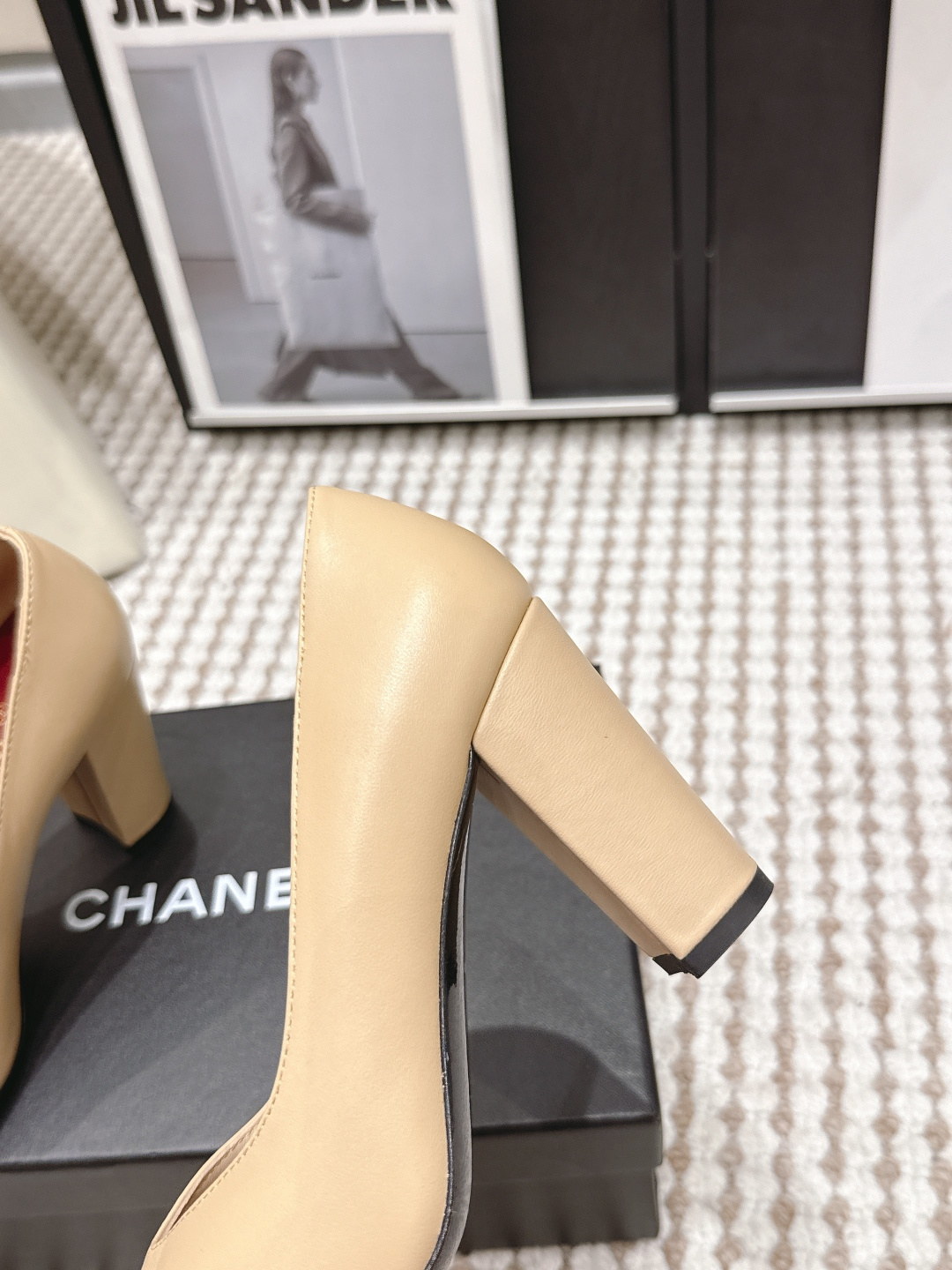 CHANEL小香 26ss 春夏新款 粗跟玛丽珍单鞋，复古法式优雅感，高级感十足 最近很火的一双单鞋！露