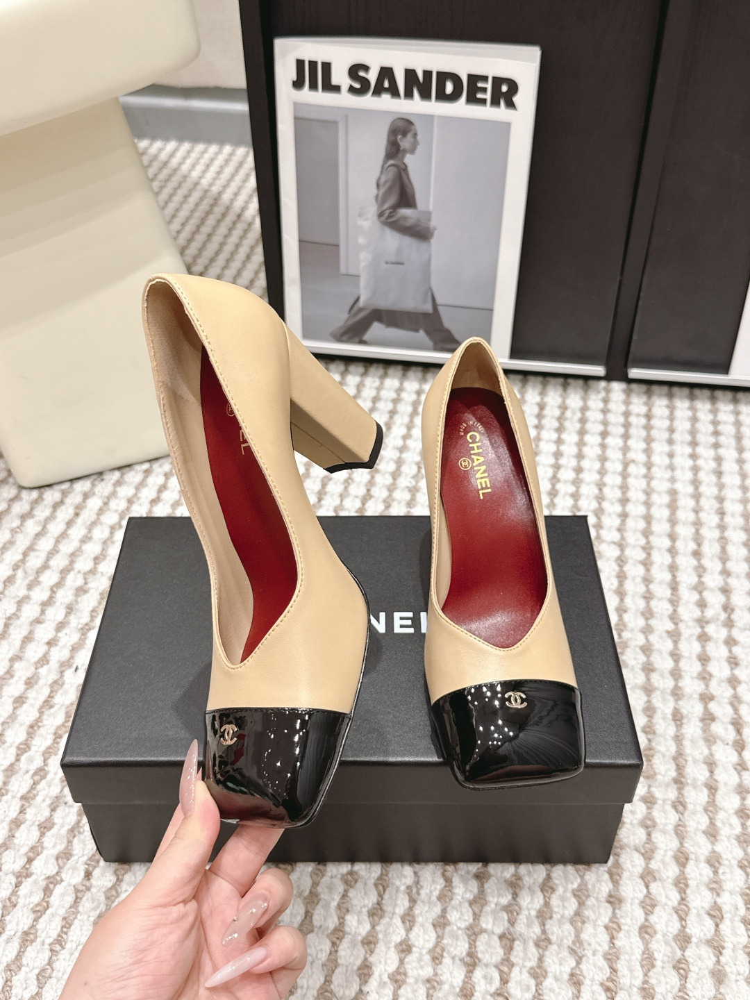 CHANEL小香 26ss 春夏新款 粗跟玛丽珍单鞋，复古法式优雅感，高级感十足 最近很火的一双单鞋！露