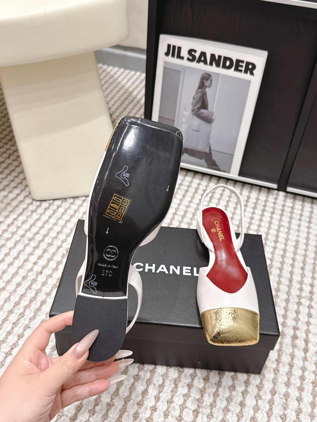 代购级CHANEL小香 26ss 春夏新款 粗跟玛丽珍单鞋，复古法式优雅感，高级感十足 最近很火的一双单