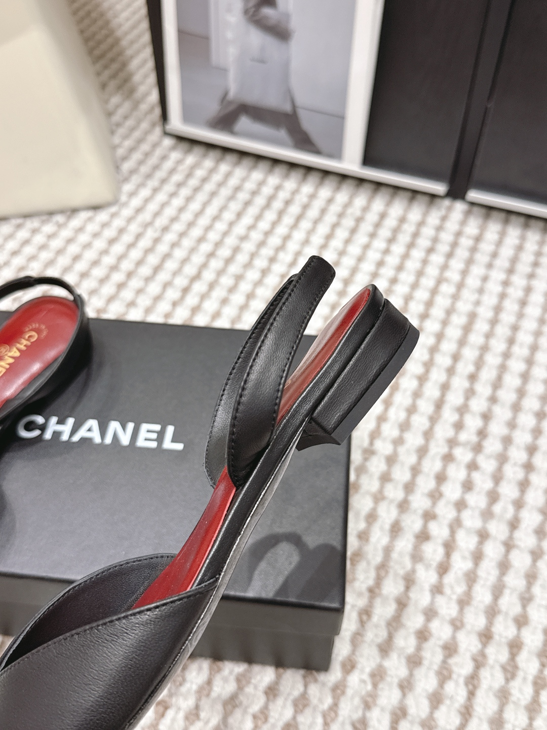 代购级CHANEL小香 26ss 春夏新款 粗跟玛丽珍单鞋，复古法式优雅感，高级感十足 最近很火的一双单
