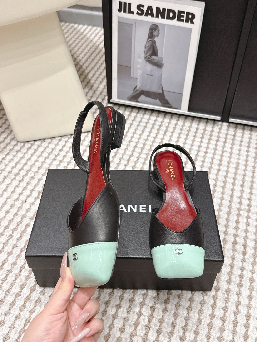 代购级CHANEL小香 26ss 春夏新款 粗跟玛丽珍单鞋，复古法式优雅感，高级感十足 最近很火的一双单