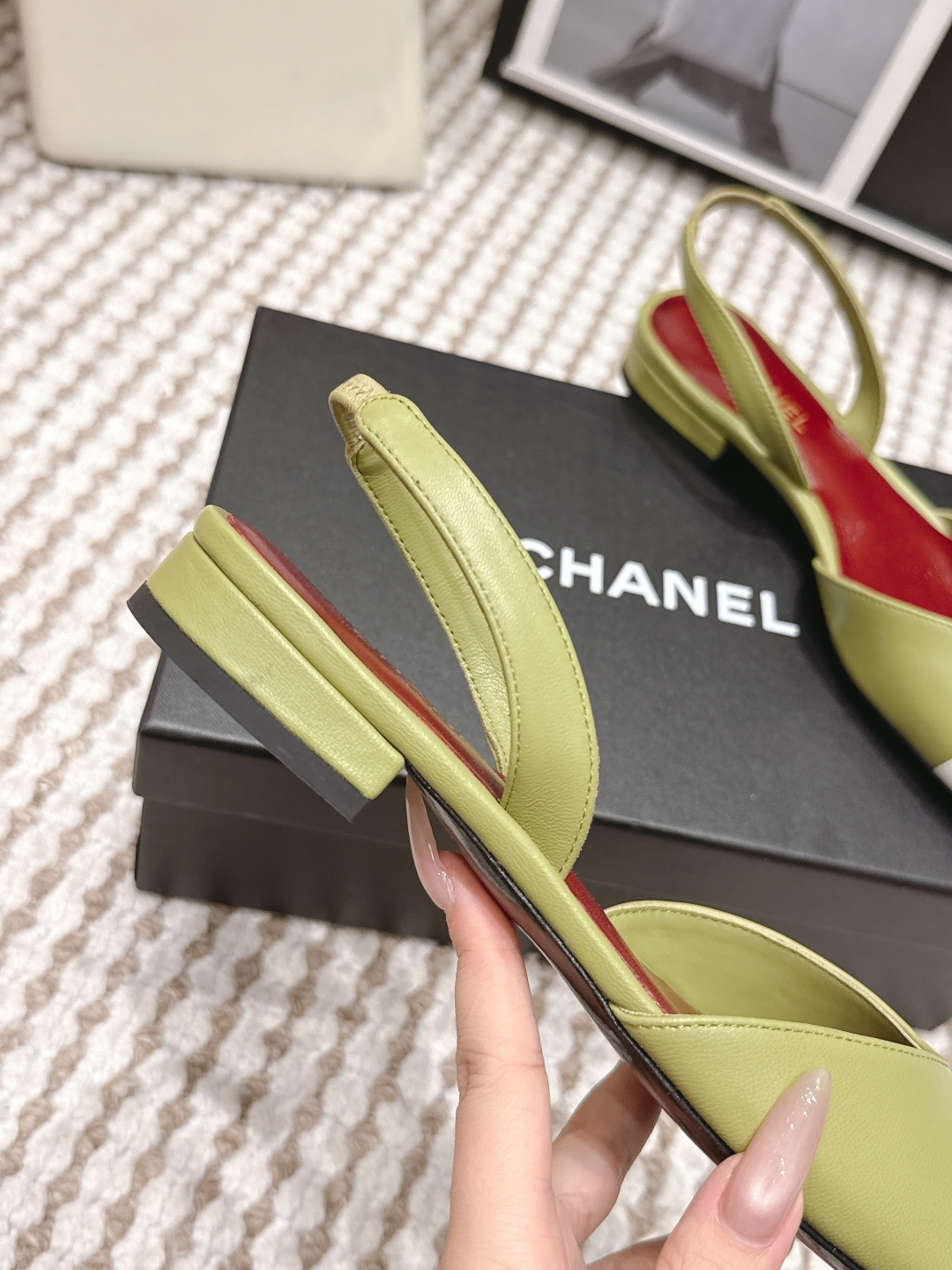 代购级CHANEL小香 26ss 春夏新款 粗跟玛丽珍单鞋，复古法式优雅感，高级感十足 最近很火的一双单