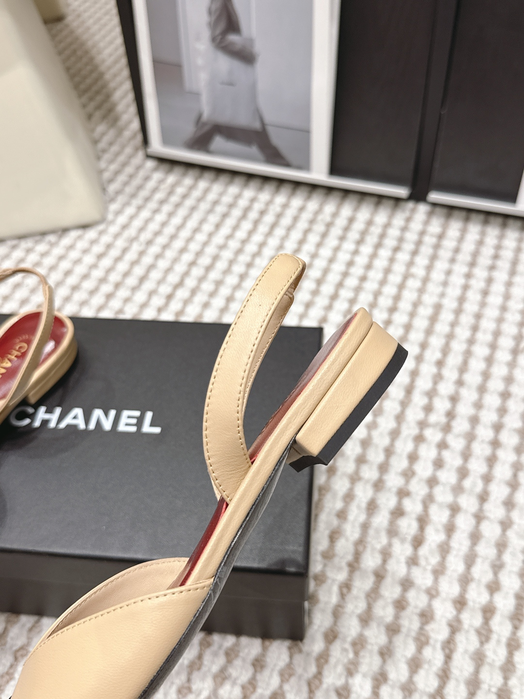 代购级CHANEL小香 26ss 春夏新款 粗跟玛丽珍单鞋，复古法式优雅感，高级感十足 最近很火的一双单