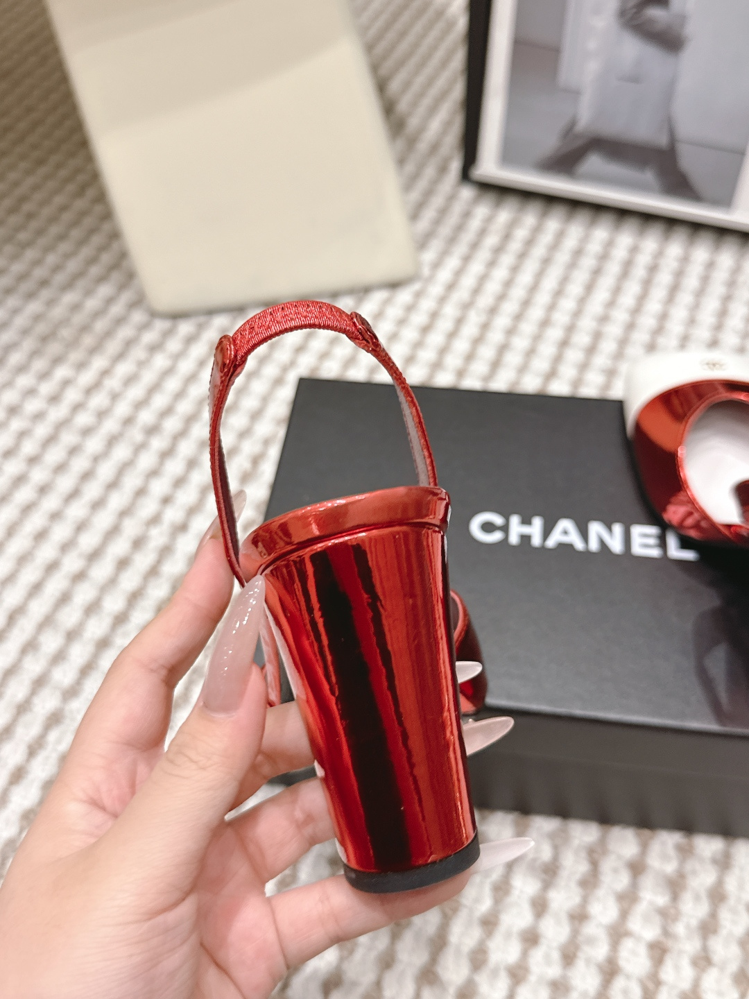 代购级CHANEL小香 26ss 春夏新款 粗跟玛丽珍单鞋，复古法式优雅感，高级感十足 最近很火的一双单