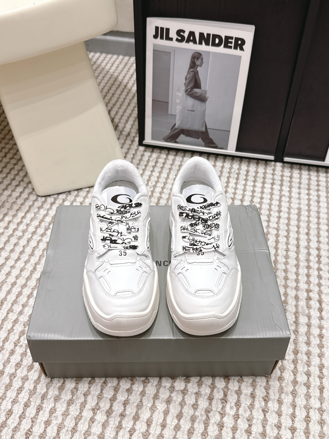 Balenciaga Hamptons Worn-Out кроссовки белые