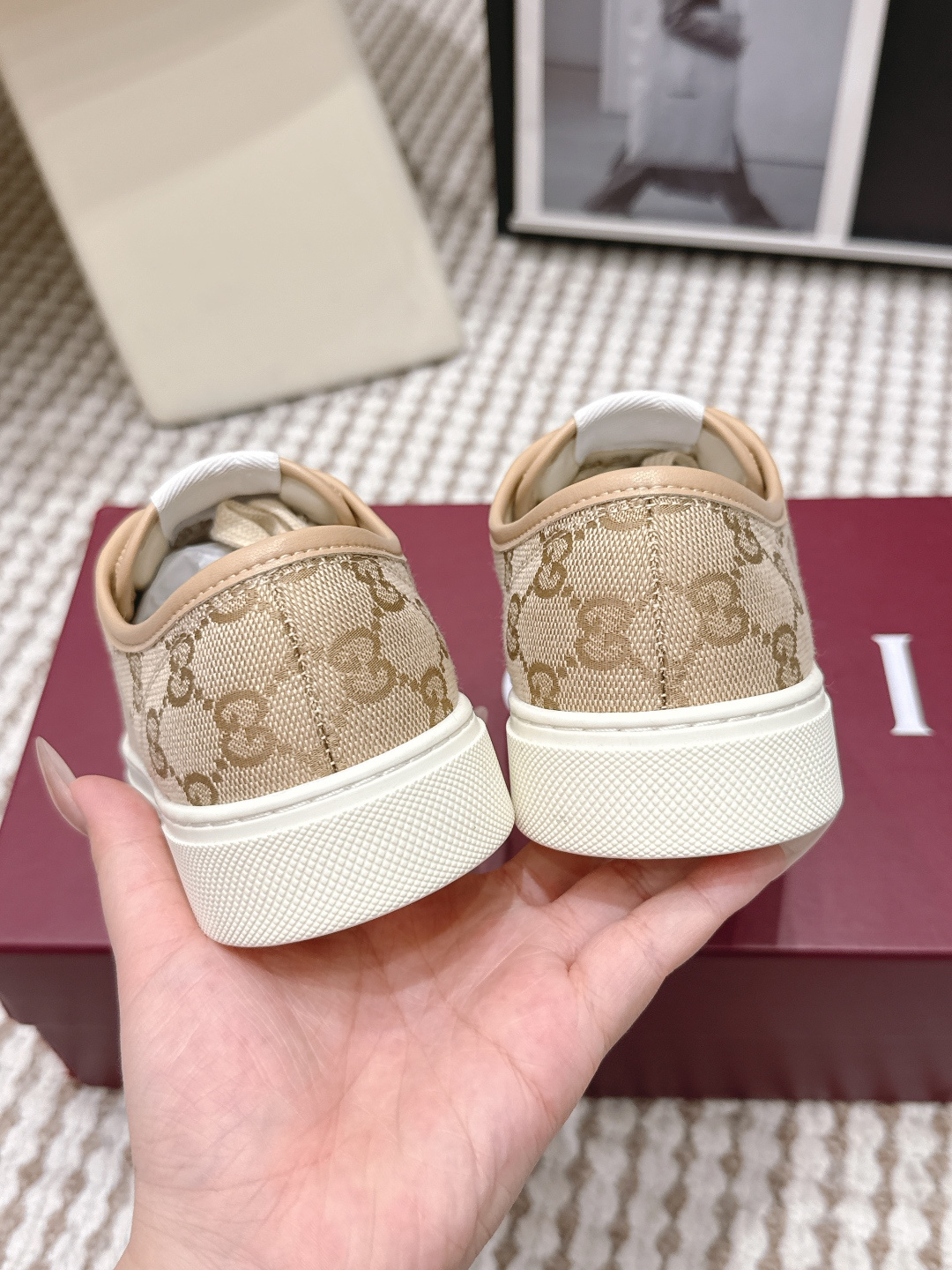 Gucci Style White Leather Women's Shoes style reference detail image 9 from source 784627