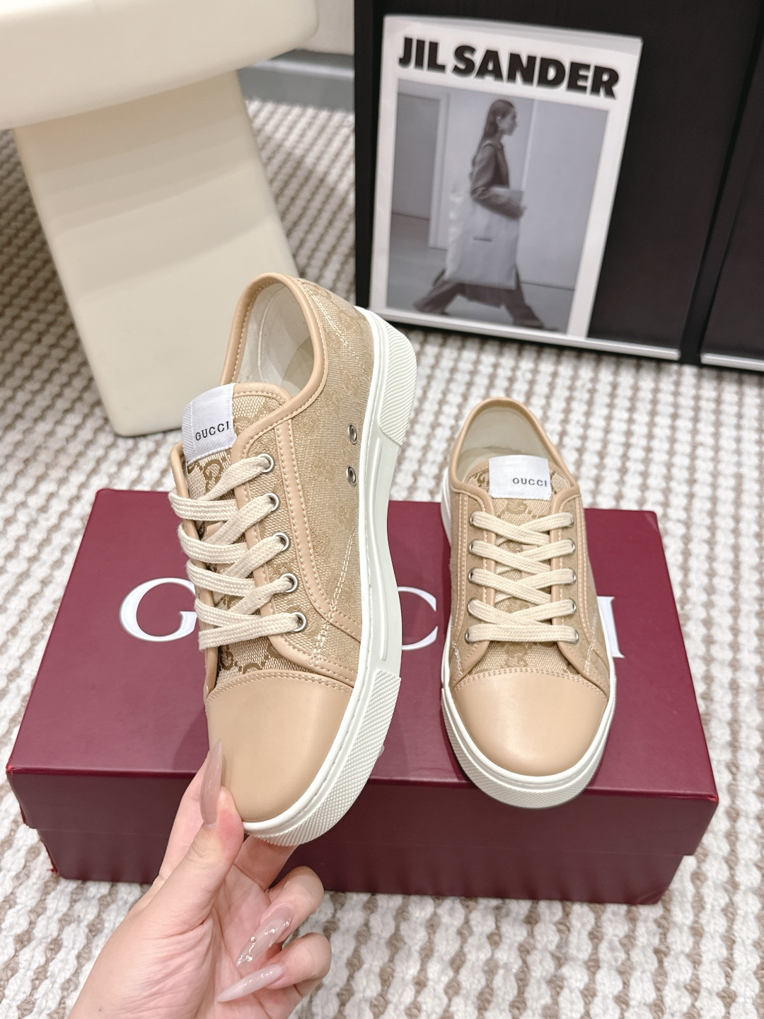 Gucci Style White Leather Women's Shoes style reference detail image 5 from source 784627