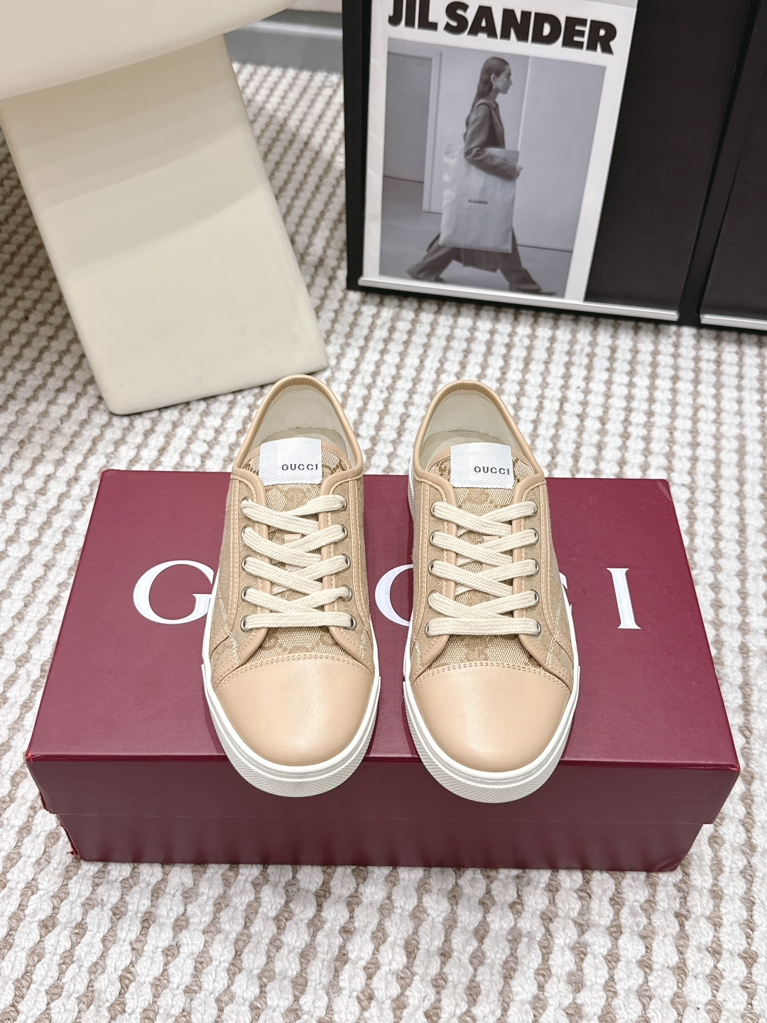 Gucci Style White Leather Women's Shoes style reference detail image 1 from source 784627