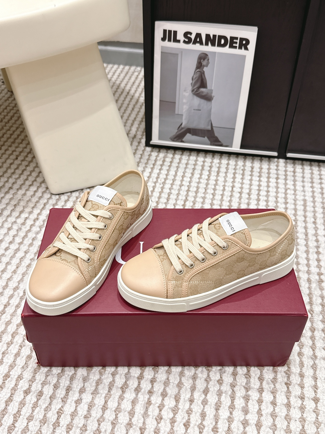 Gucci Style White Leather Women's Shoes style reference detail image 3 from source 784627