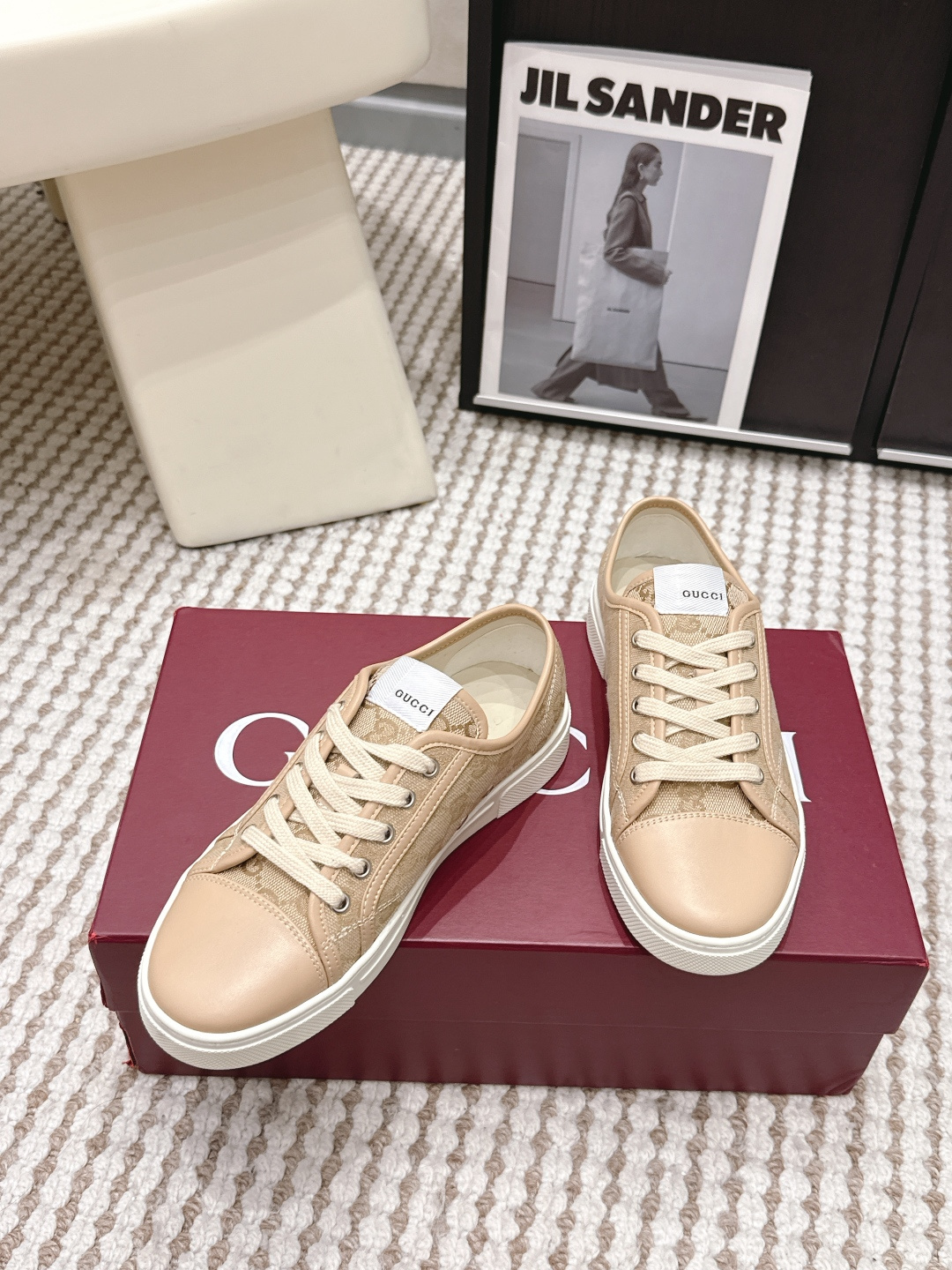 Gucci Style White Leather Women's Shoes style reference detail image 4 from source 784627