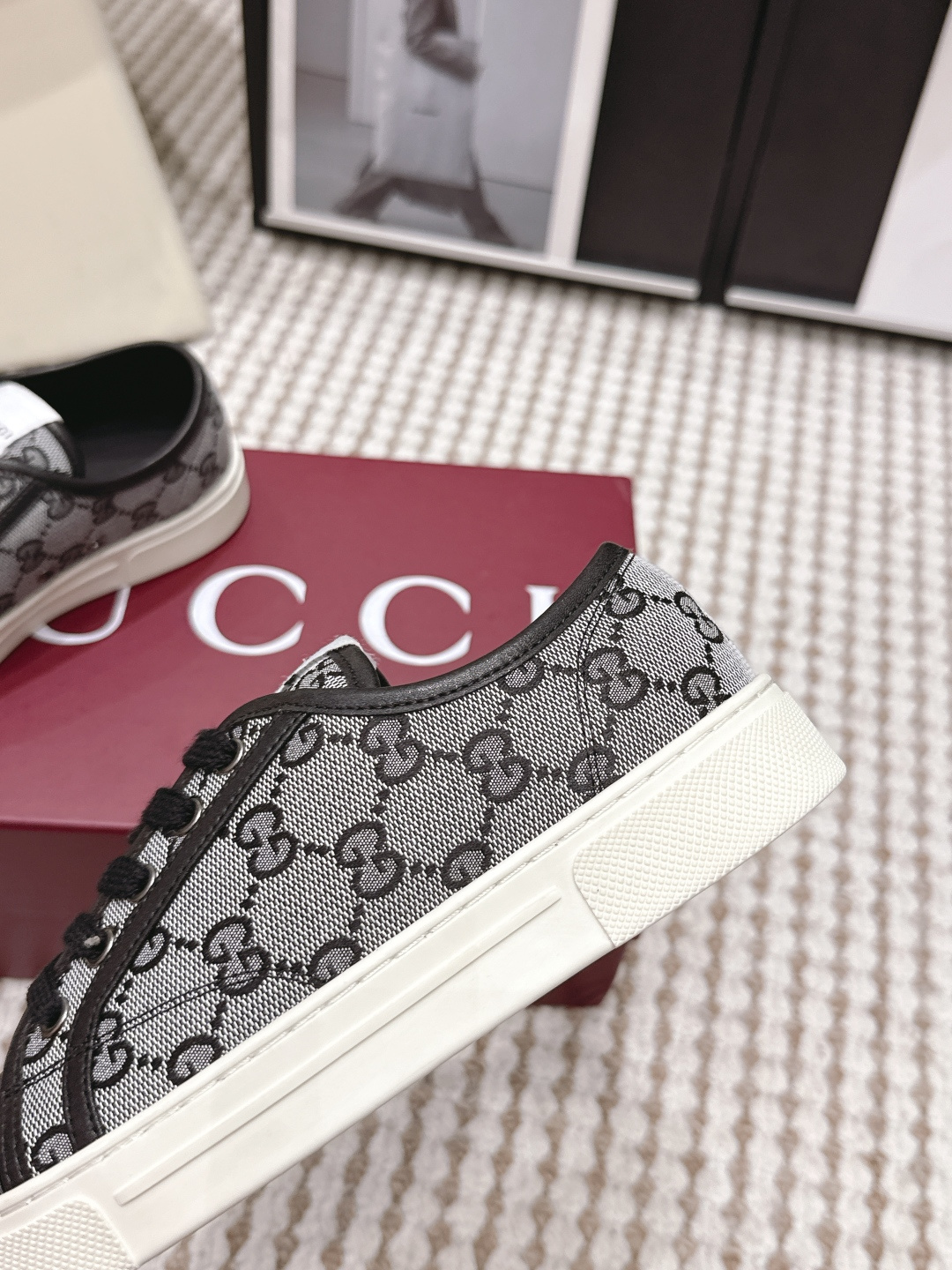 Gucci Style White Leather Women's Shoes style reference detail image 6 from source 784628