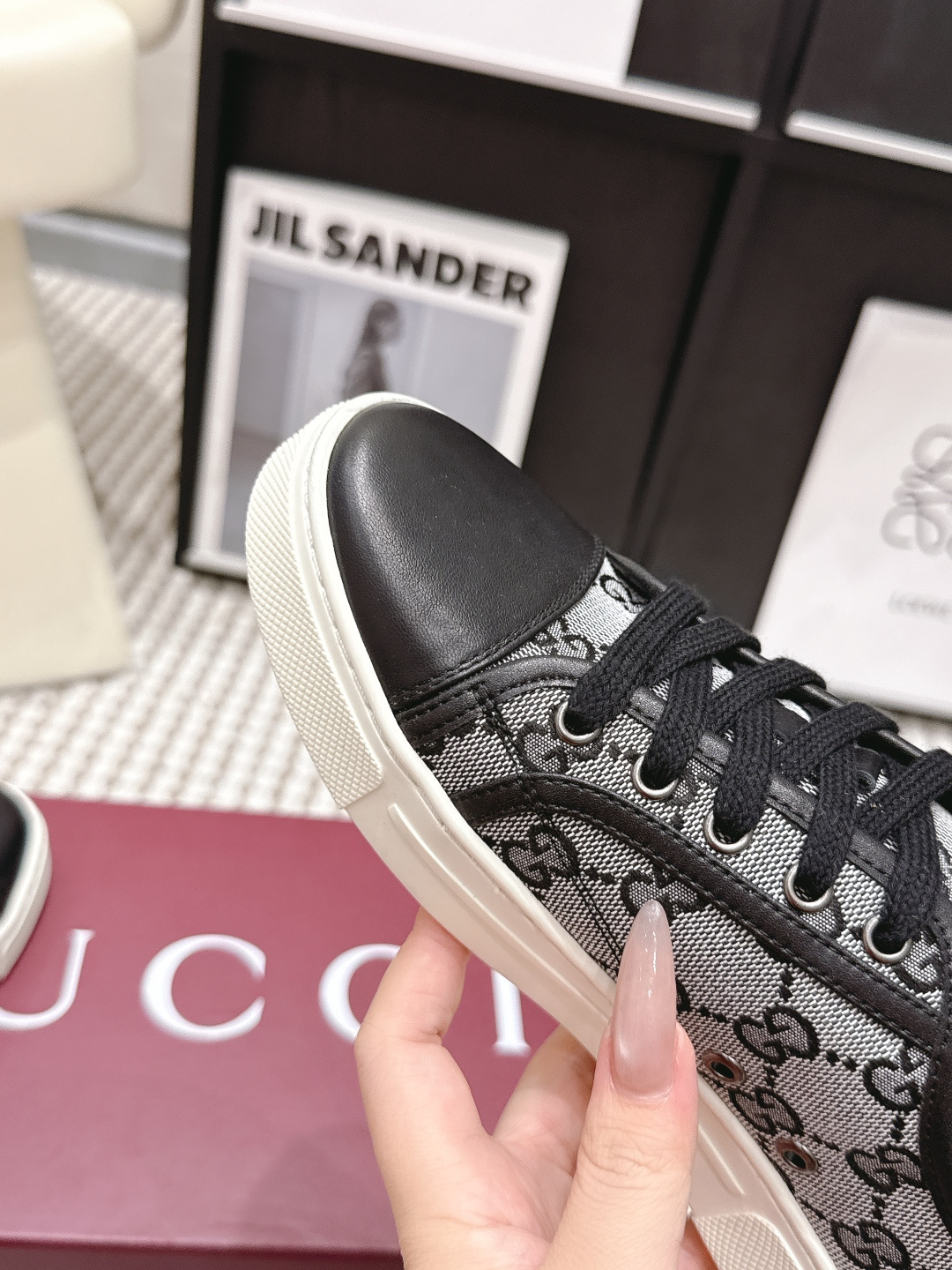 Gucci Style White Leather Women's Shoes style reference detail image 7 from source 784628