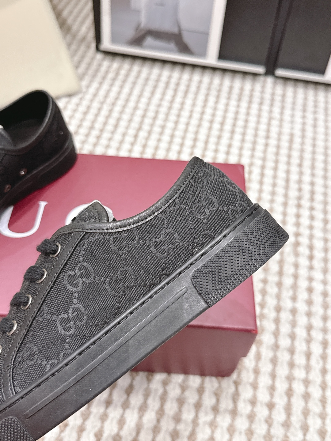 Gucci Style White Leather Women's Shoes style reference detail image 6 from source 784629