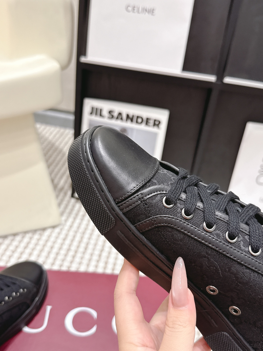 Gucci Style White Leather Women's Shoes style reference detail image 7 from source 784629