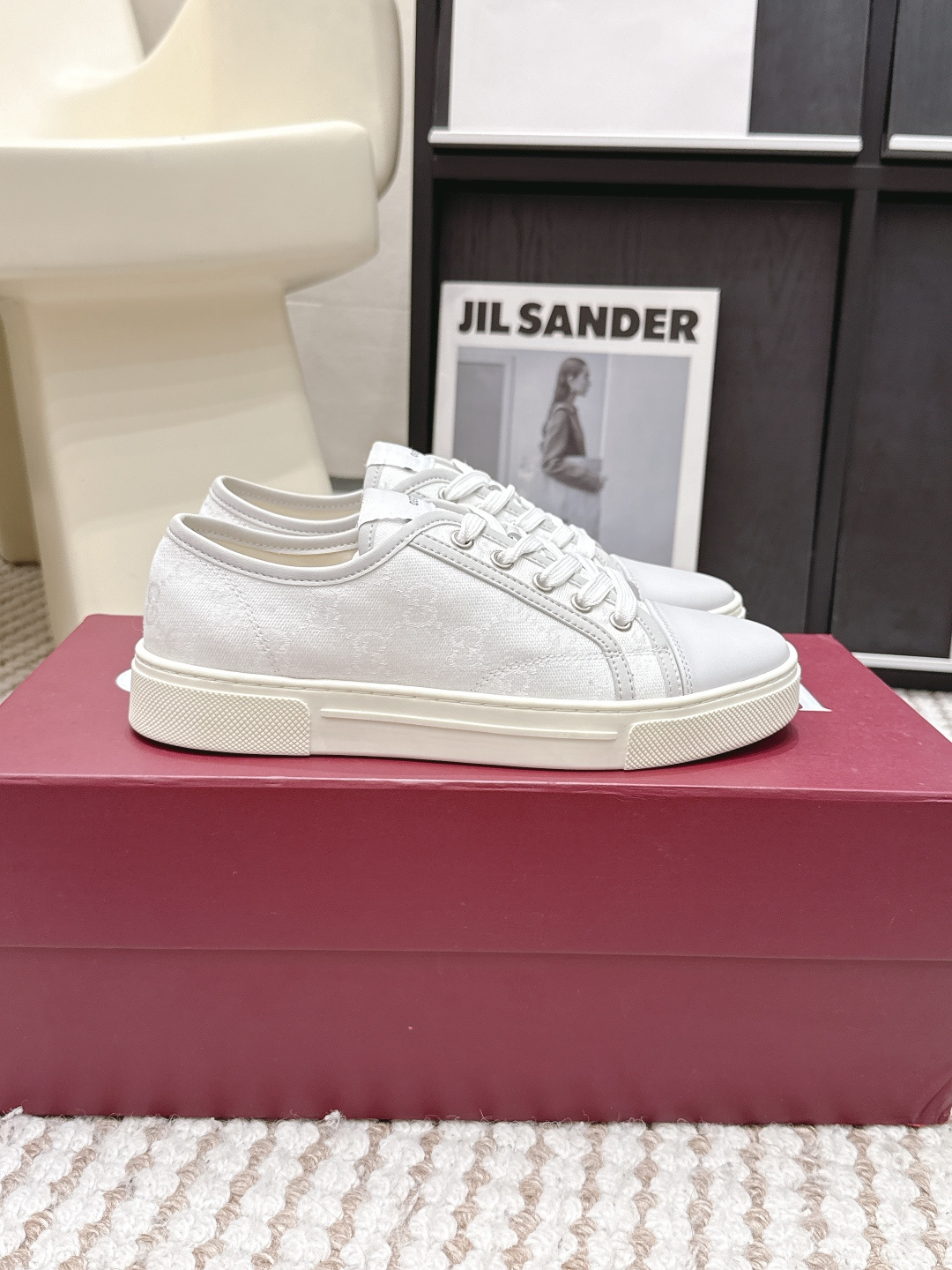 Gucci Style White Leather Women's Shoes style reference detail image 2 from source 784630