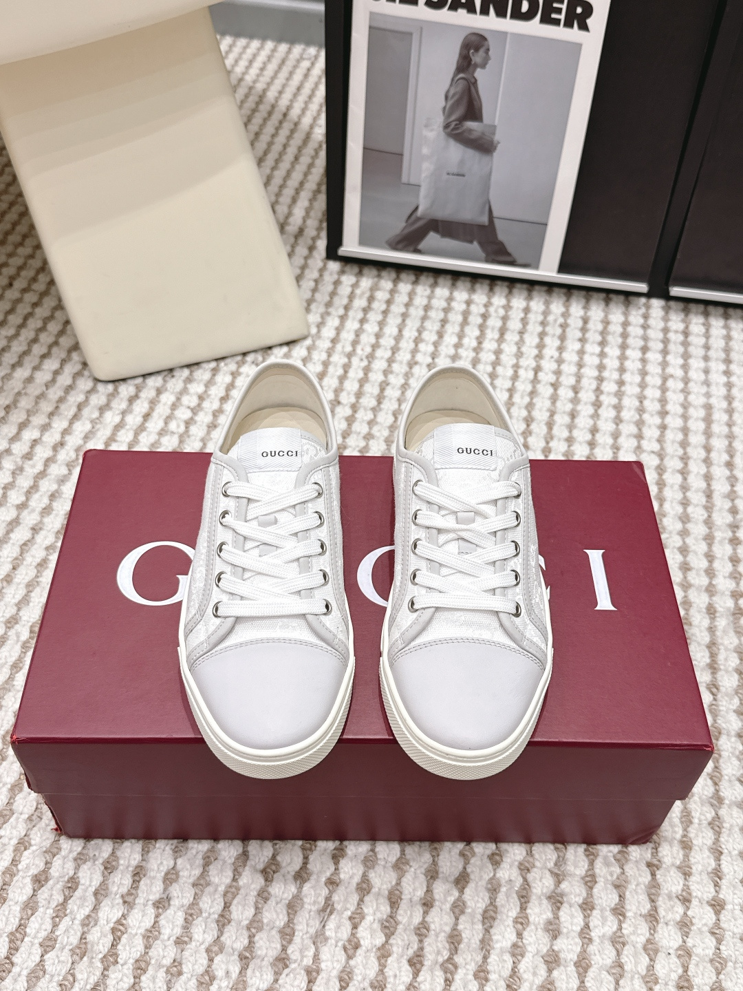 Gucci Style White Leather Women's Shoes style reference detail image 1 from source 784630