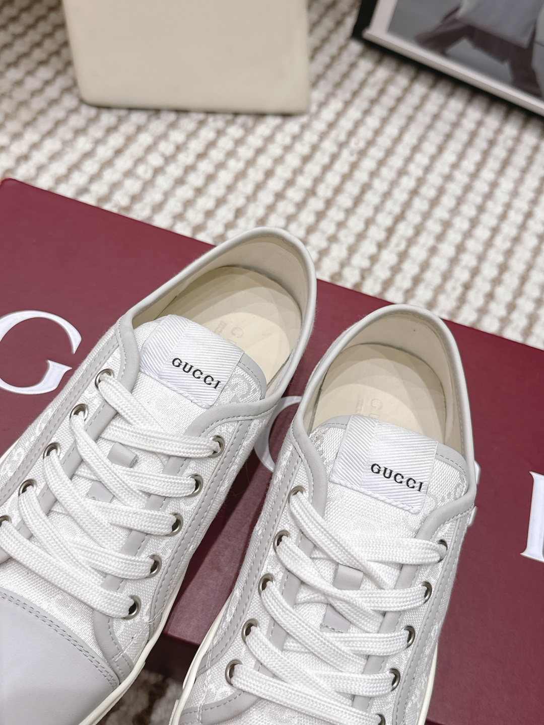 Gucci Style White Leather Women's Shoes style reference detail image 6 from source 784630