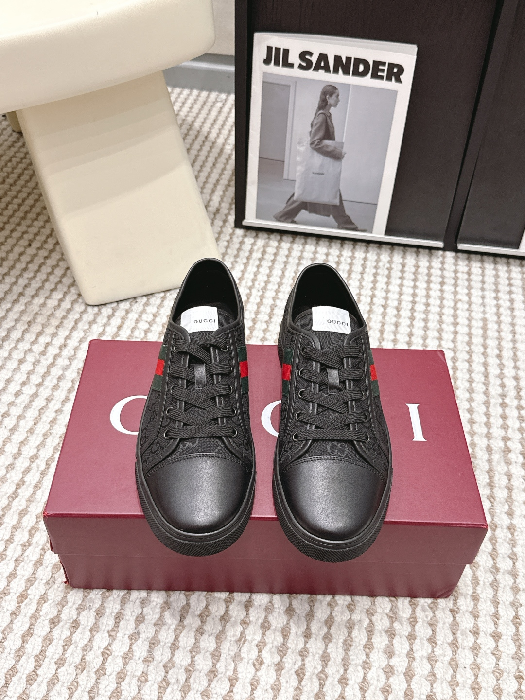 Gucci Style White Leather Women's Shoes style reference detail image 1 from source 784631