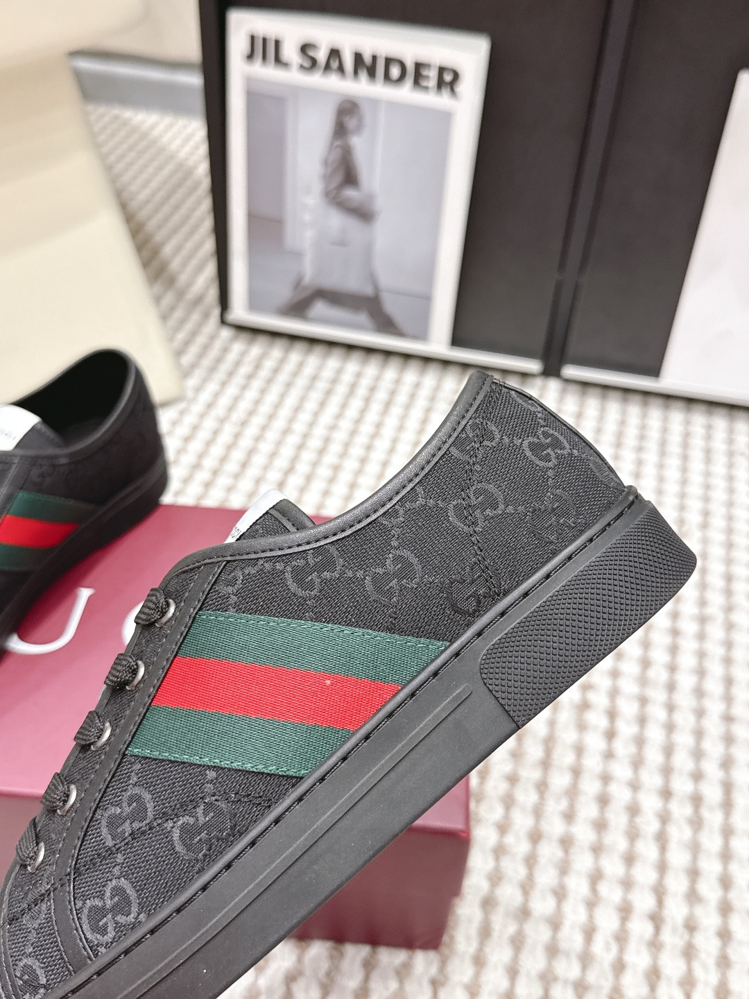 Gucci Style White Leather Women's Shoes style reference detail image 6 from source 784631