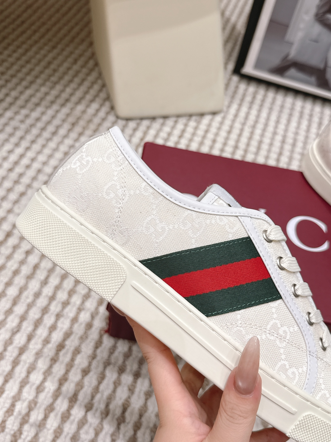 Gucci Style White Leather Women's Shoes style reference detail image 7 from source 784632