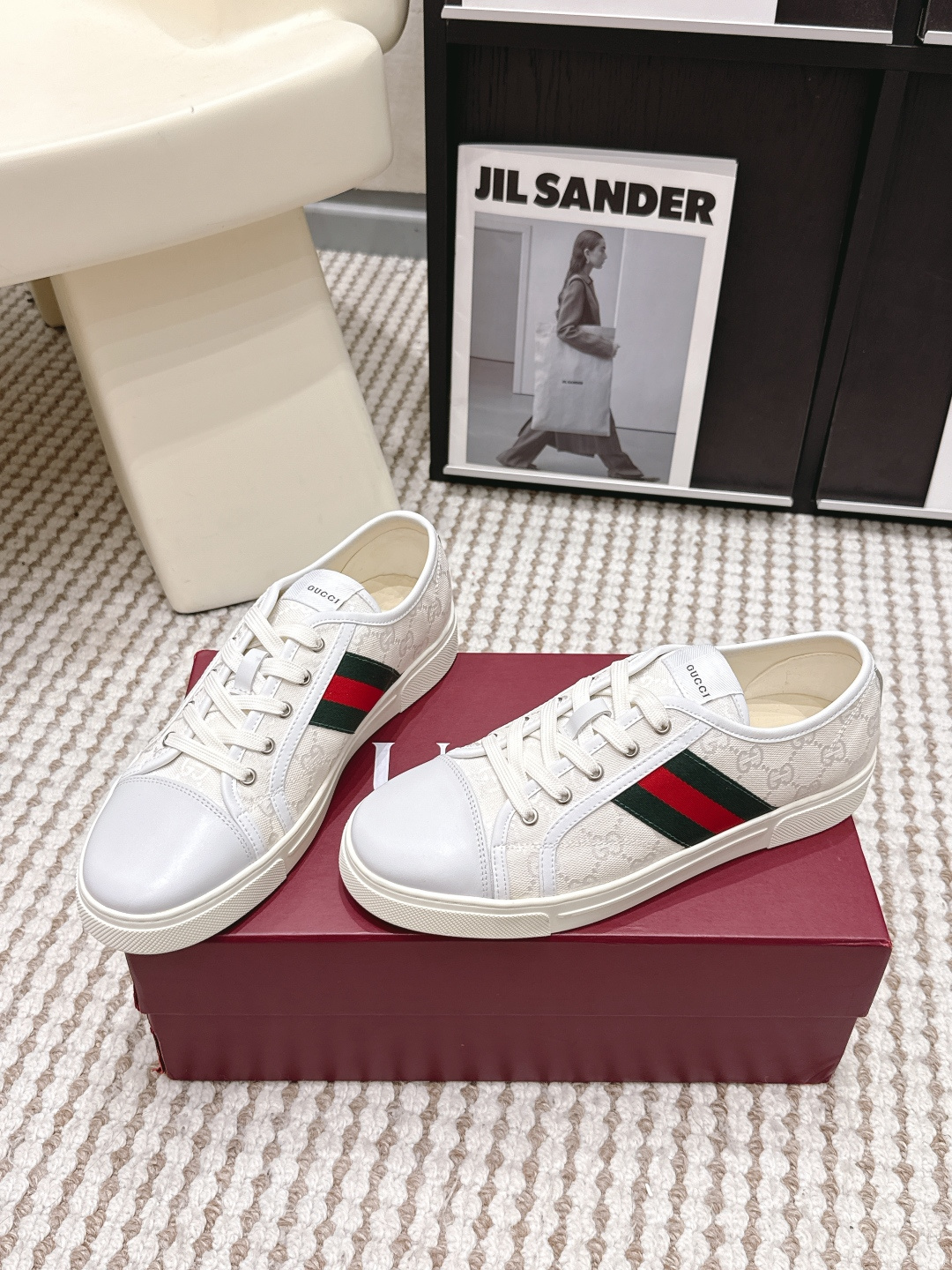 Gucci Style White Leather Women's Shoes style reference detail image 3 from source 784632