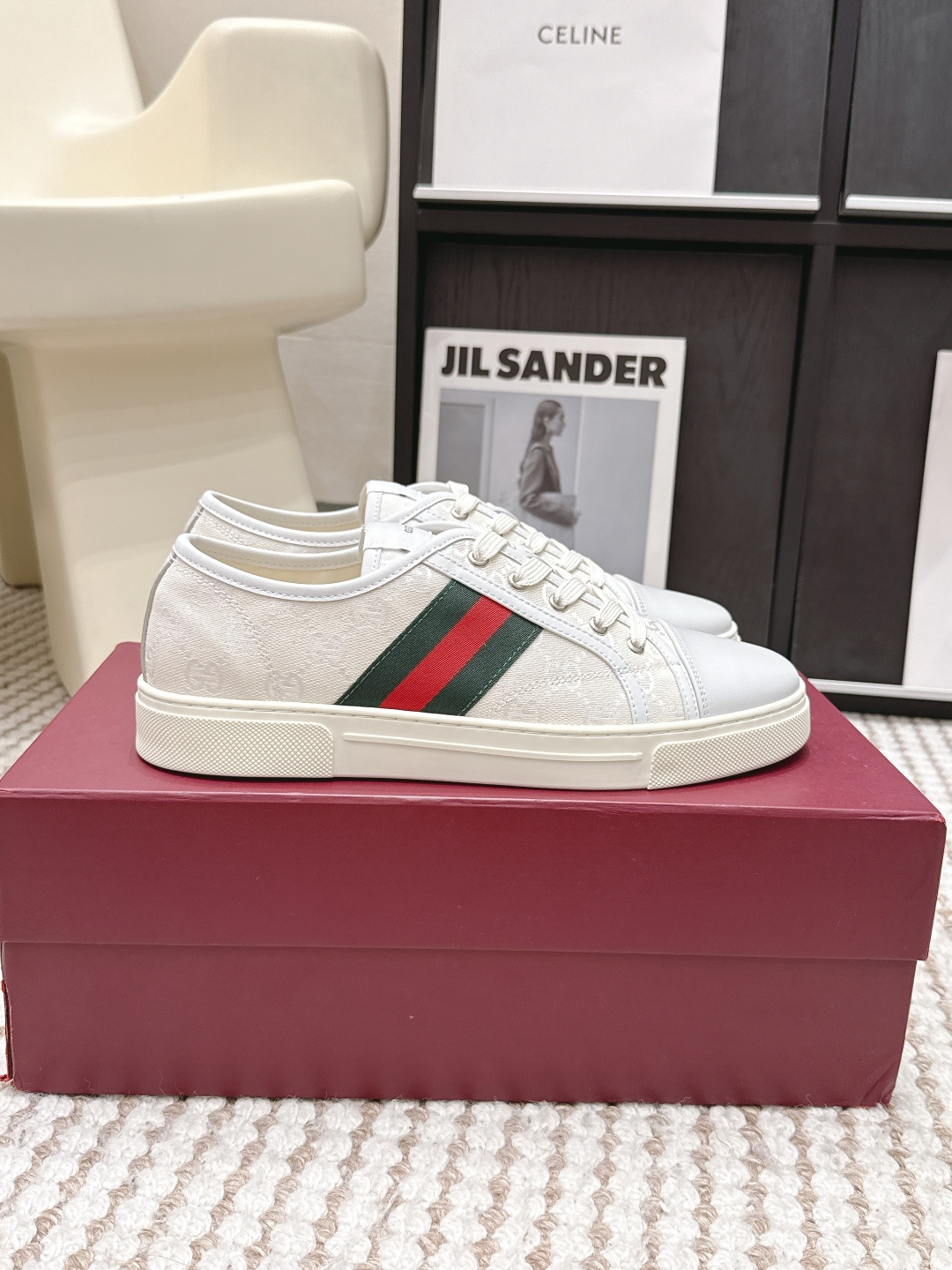 Gucci Style White Leather Women's Shoes style reference detail image 2 from source 784632