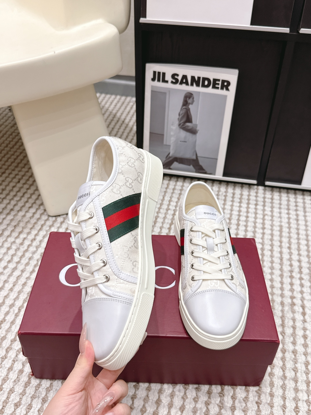 Gucci Style White Leather Women's Shoes style reference detail image 5 from source 784632