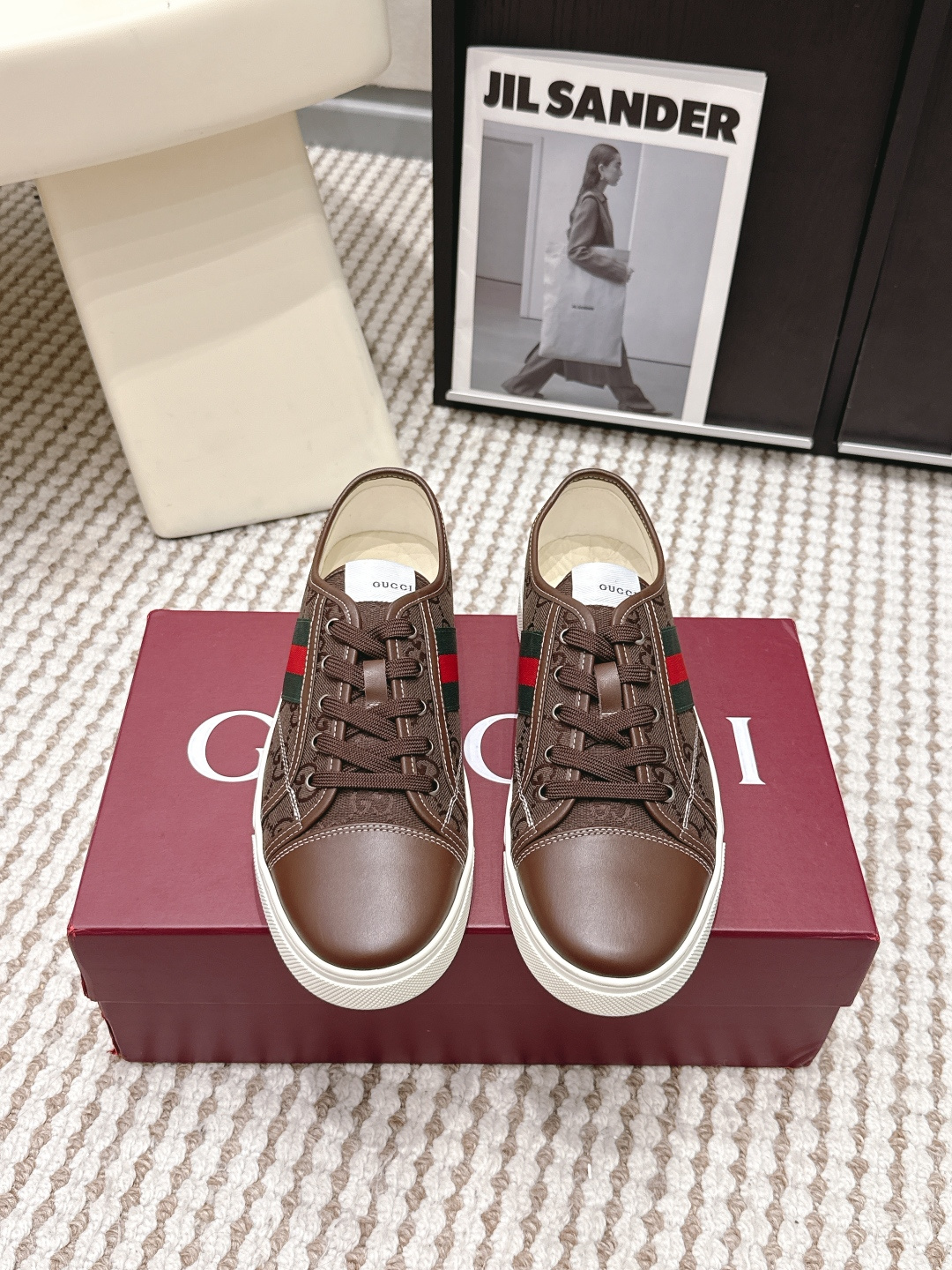 Gucci Style White Leather Women's Shoes style reference detail image 1 from source 784633