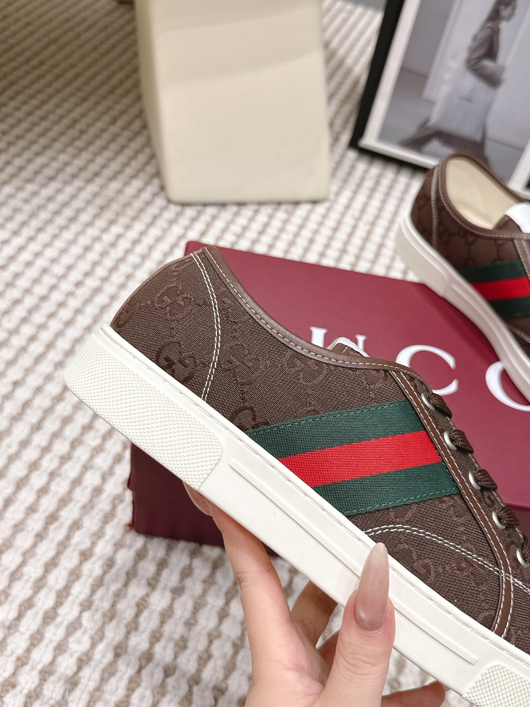 Gucci Style White Leather Women's Shoes style reference detail image 6 from source 784633