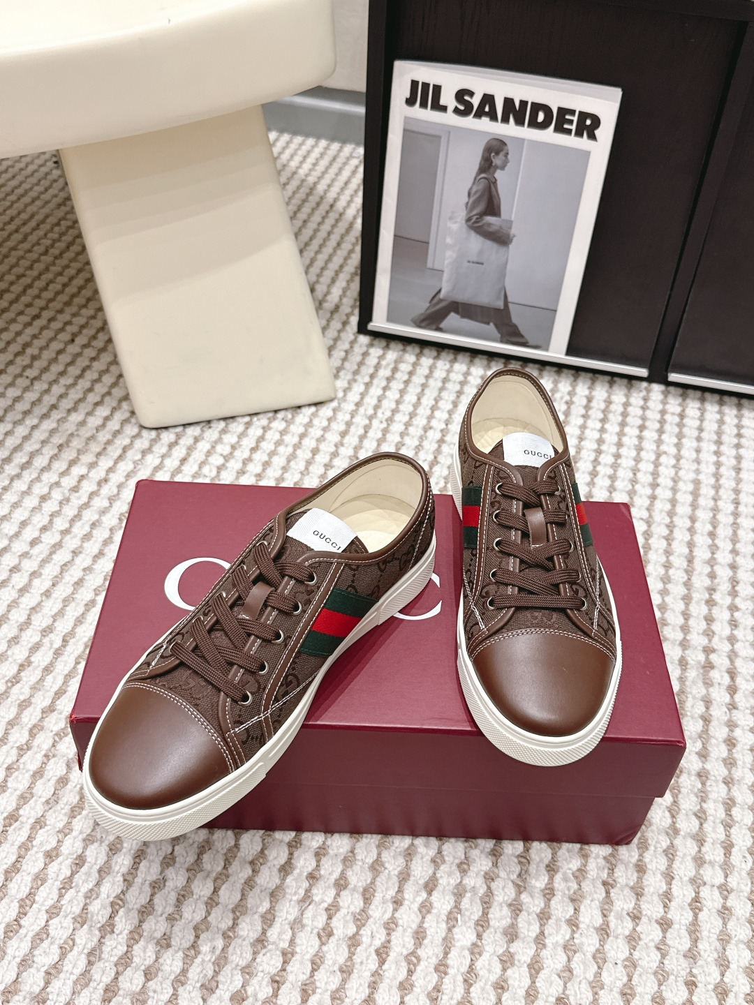 Gucci Style White Leather Women's Shoes style reference detail image 4 from source 784633