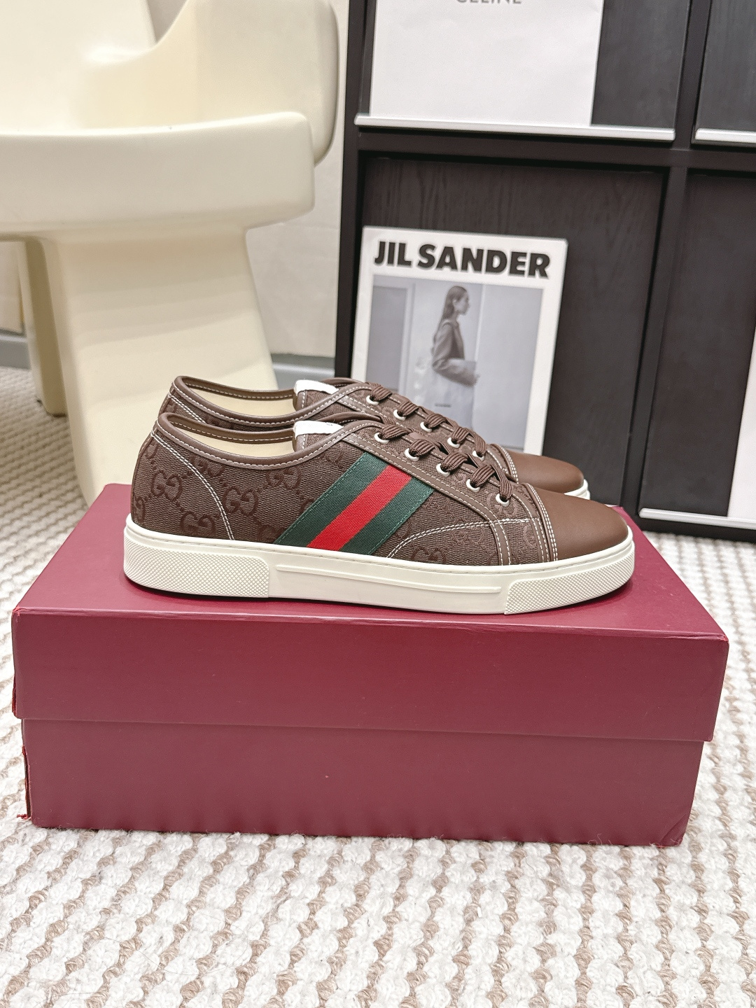 Gucci Style White Leather Women's Shoes style reference detail image 2 from source 784633