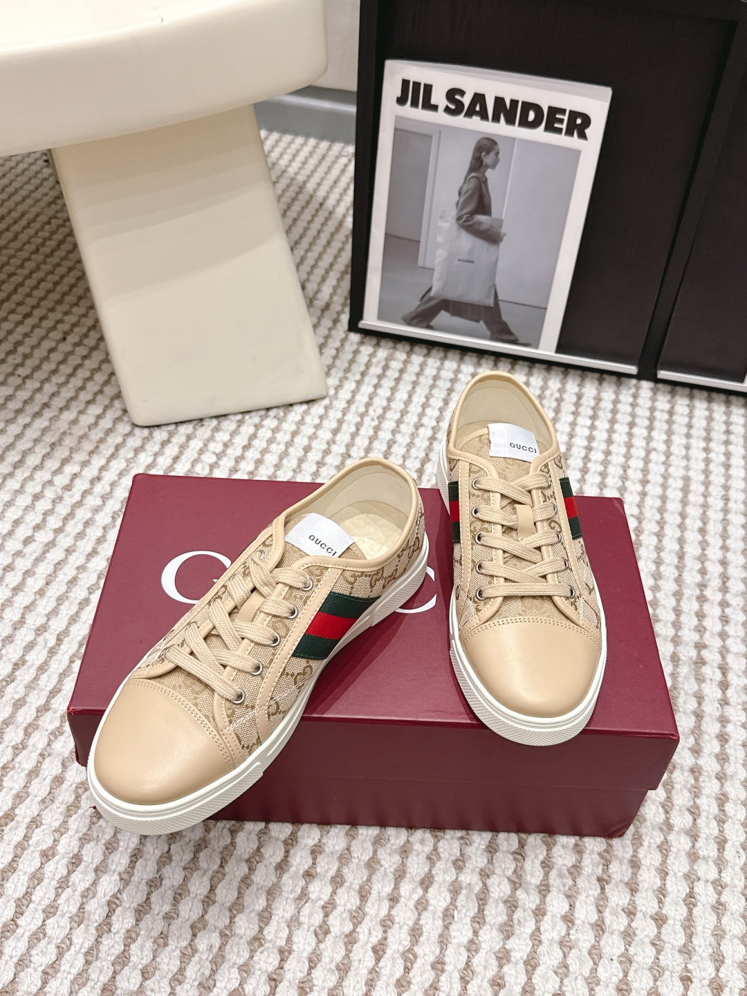 Gucci Style White Leather Women's Shoes style reference detail image 4 from source 784634