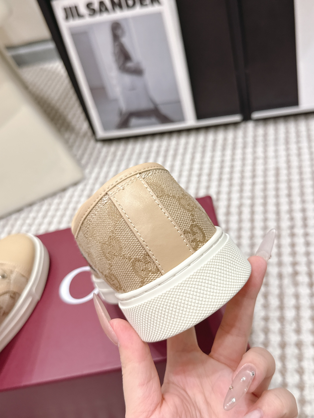 Gucci Style White Leather Women's Shoes style reference detail image 7 from source 784634