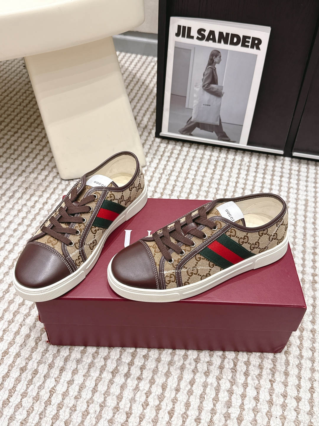 Gucci Style White Leather Women's Shoes style reference detail image 3 from source 784635