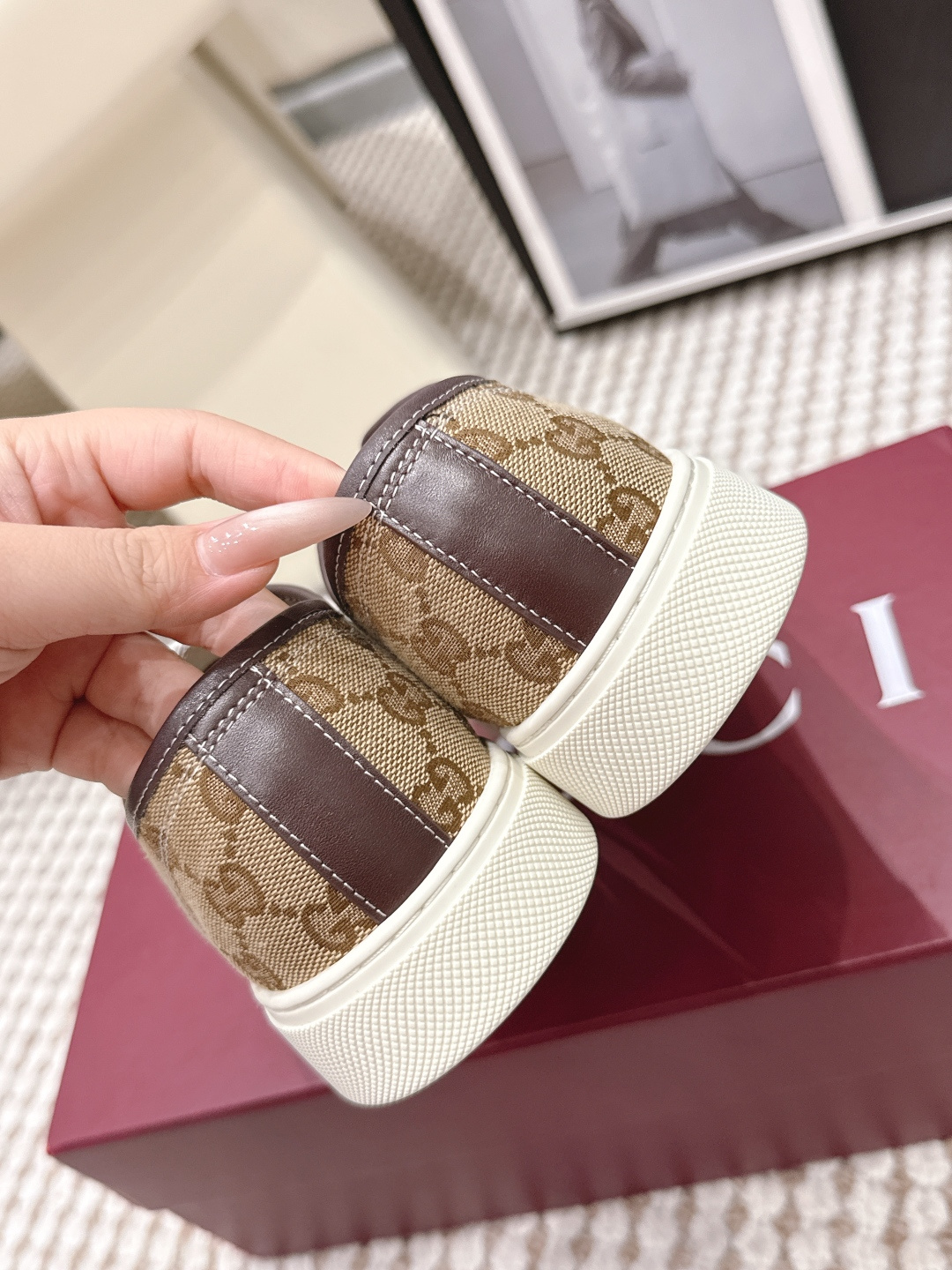 Gucci Style White Leather Women's Shoes style reference detail image 7 from source 784635