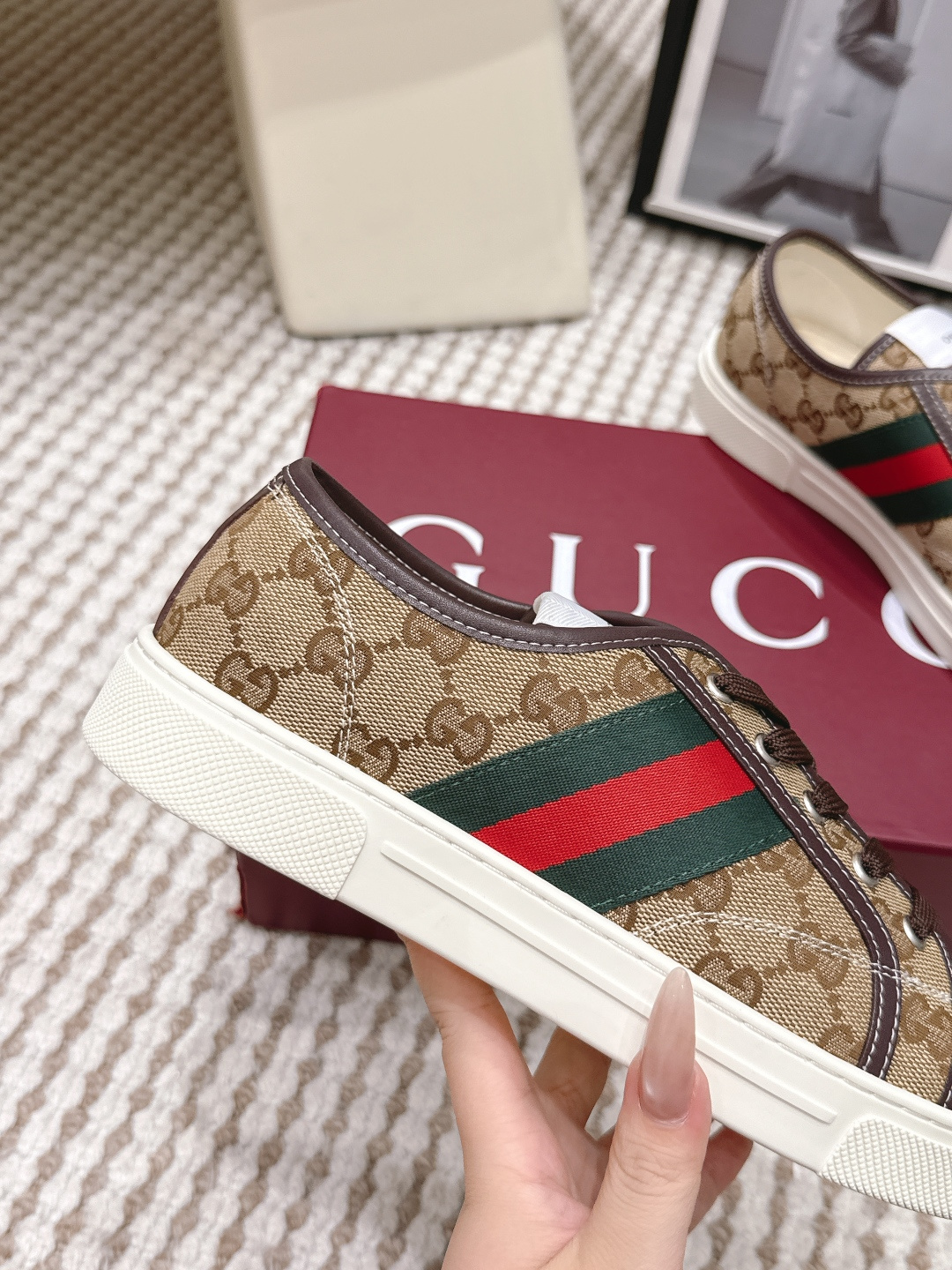 Gucci Style White Leather Women's Shoes style reference detail image 6 from source 784635